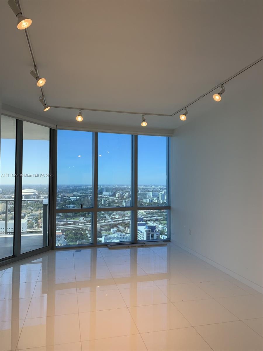 851 NE 1st Ave #2107, Miami FL 33132