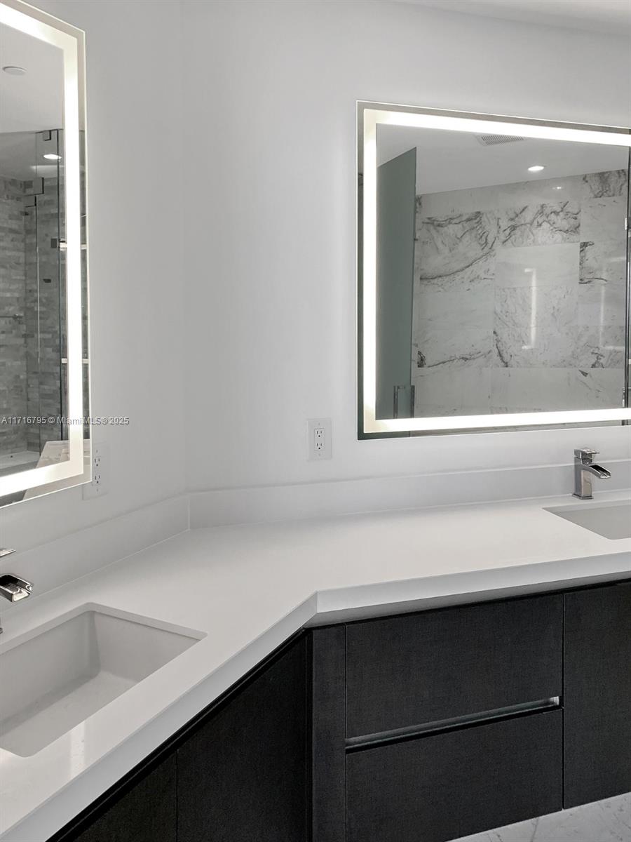 851 NE 1st Ave #2107, Miami FL 33132