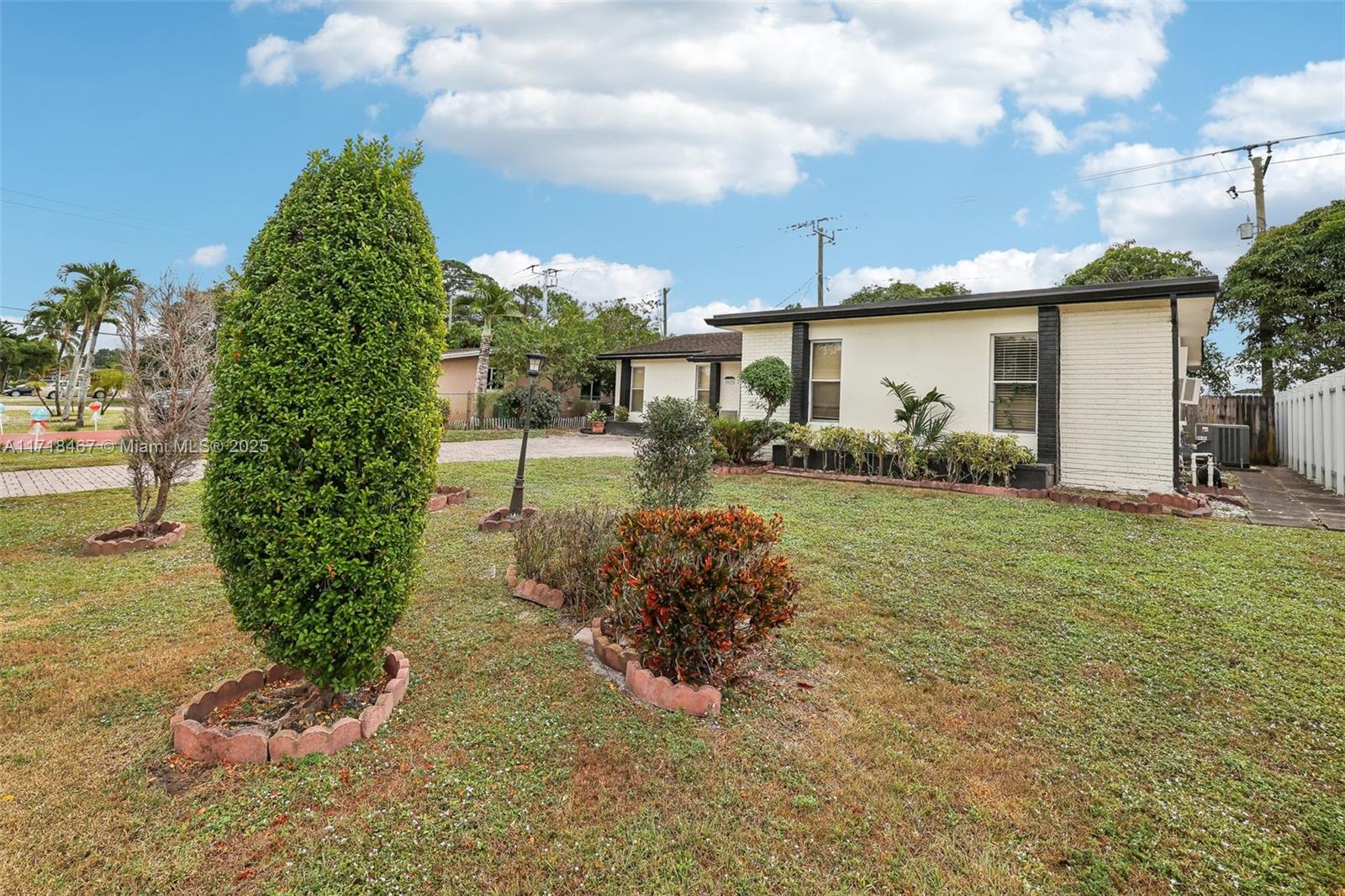 8626 Southampton Dr, Miramar, Florida image 8