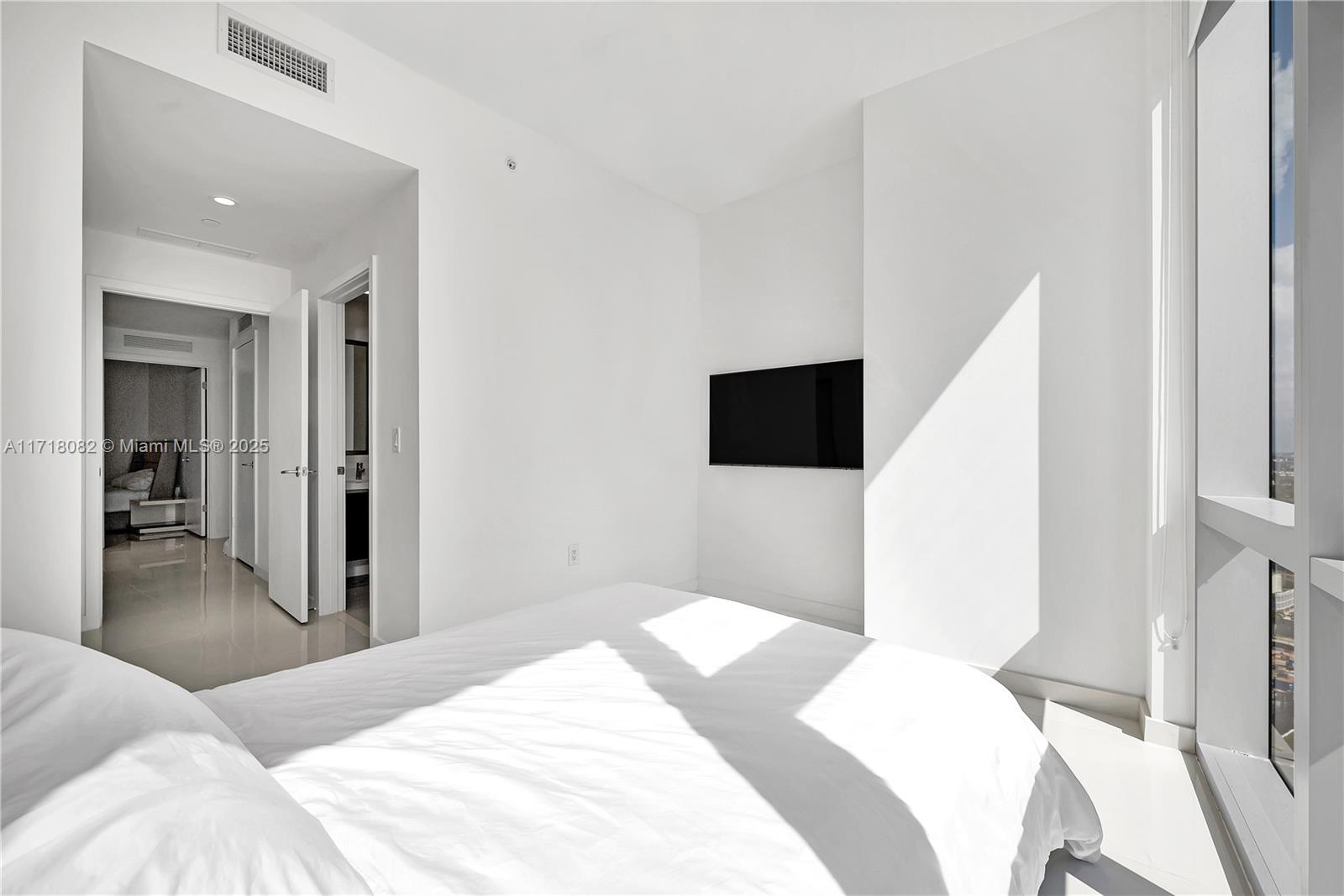 851 NE 1st Ave #1701, Miami FL 33132