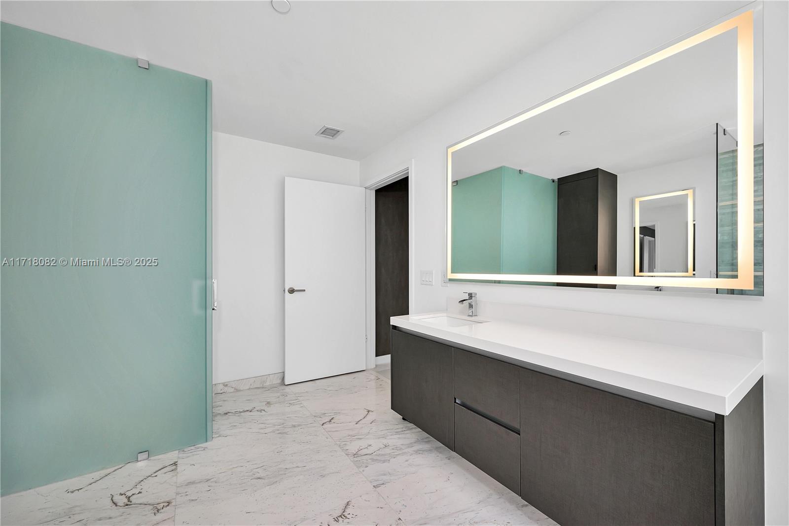 851 NE 1st Ave #1701, Miami FL 33132