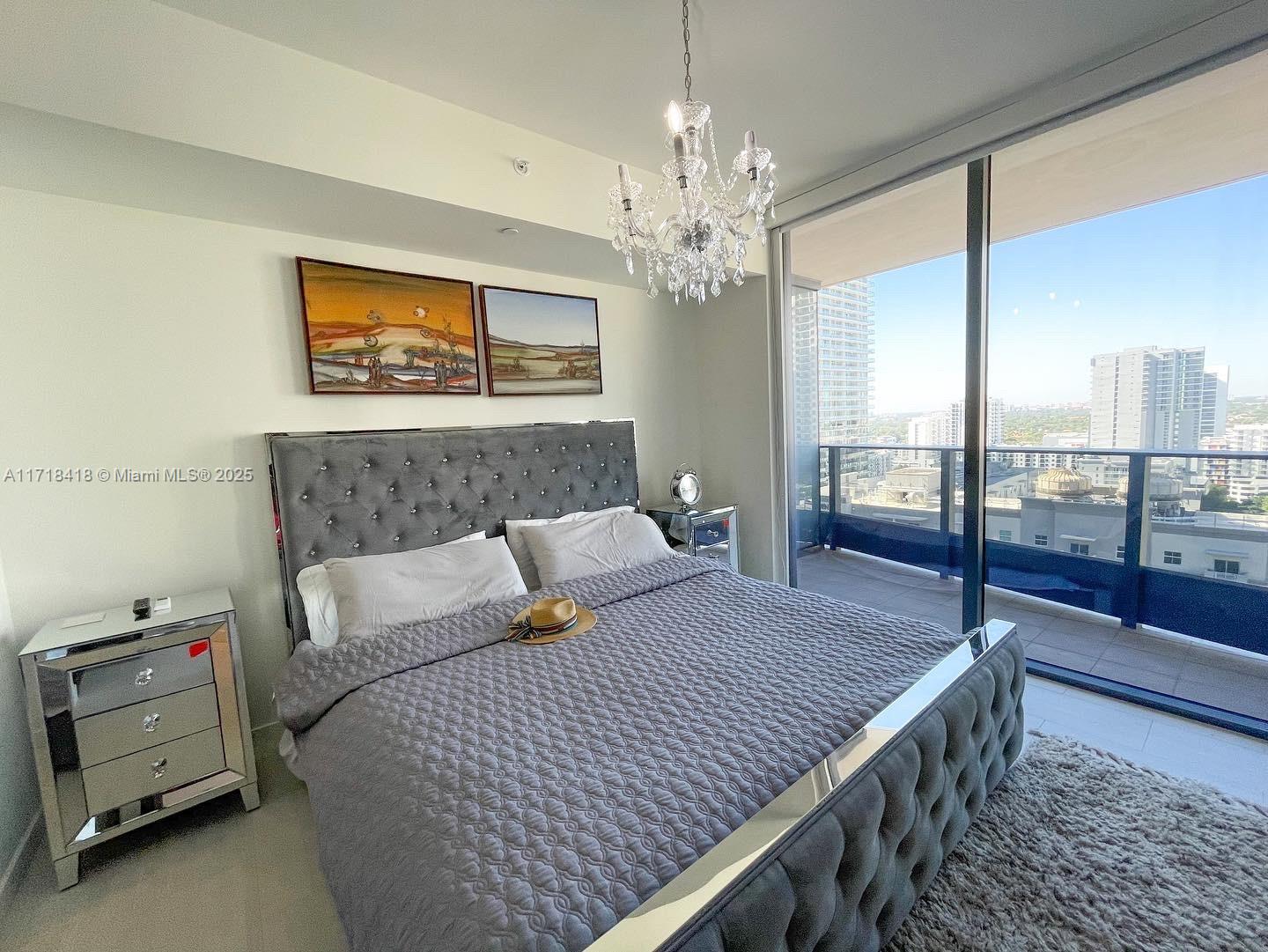 1000 Brickell Plz #2011, Miami FL 33131