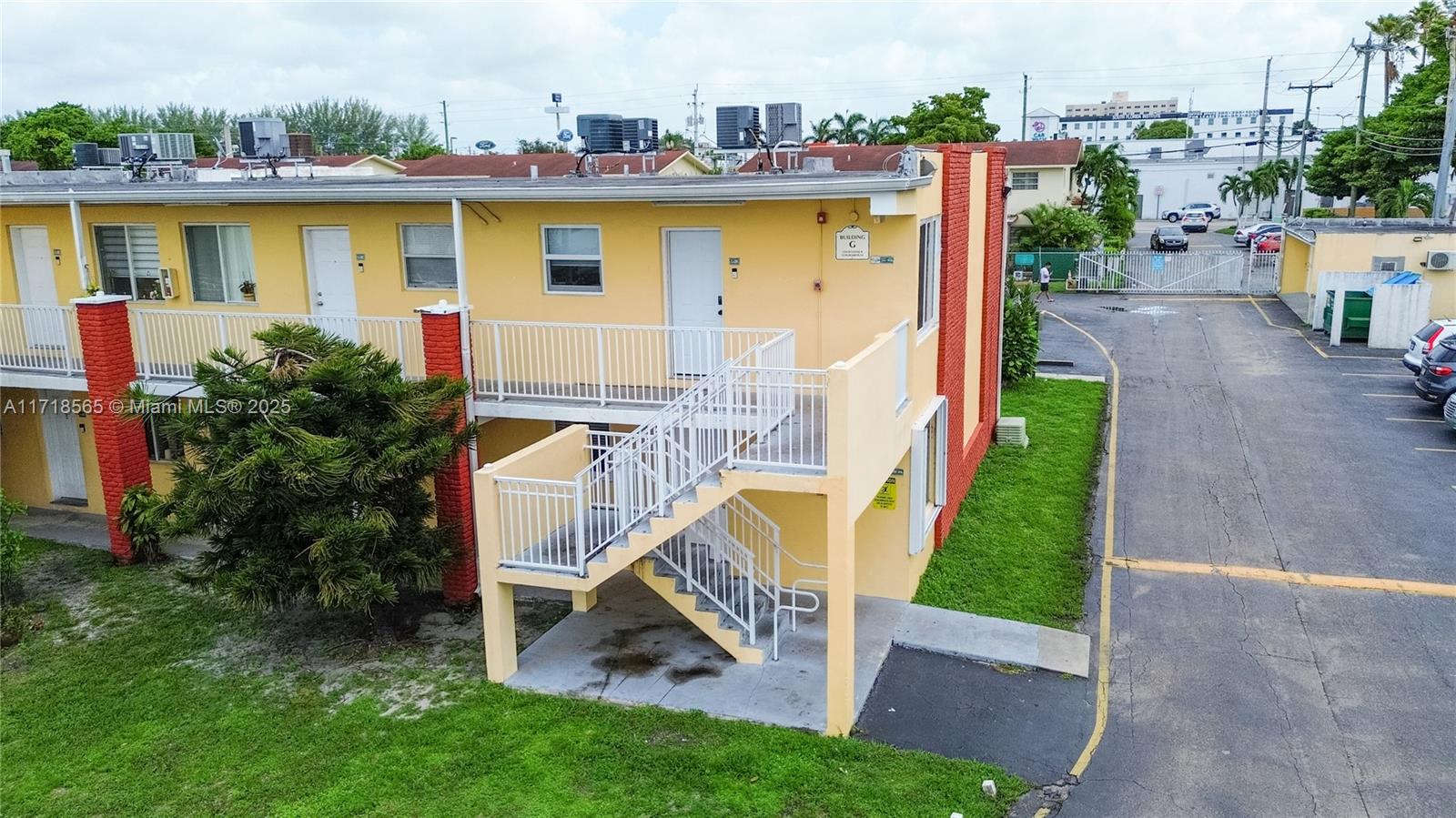 1255 W 49th Pl #G201, Hialeah, Florida image 3