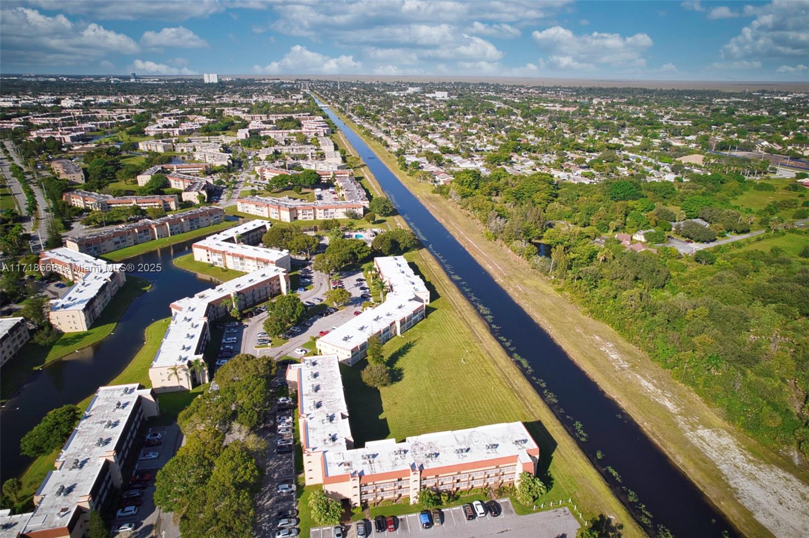 Residential, Sunrise, Florida image 4