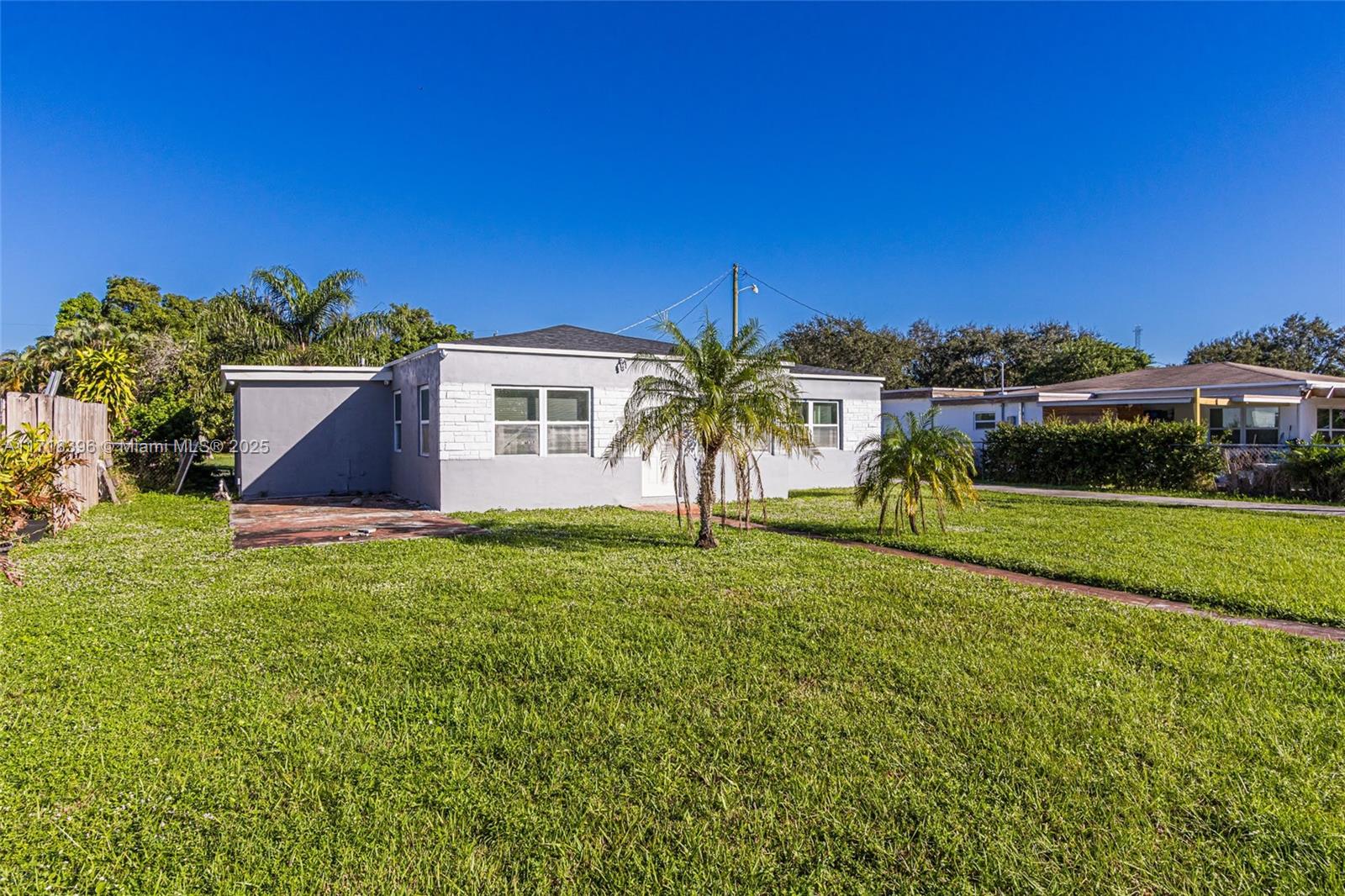 4433 SW 52nd St, Dania Beach, Florida image 2