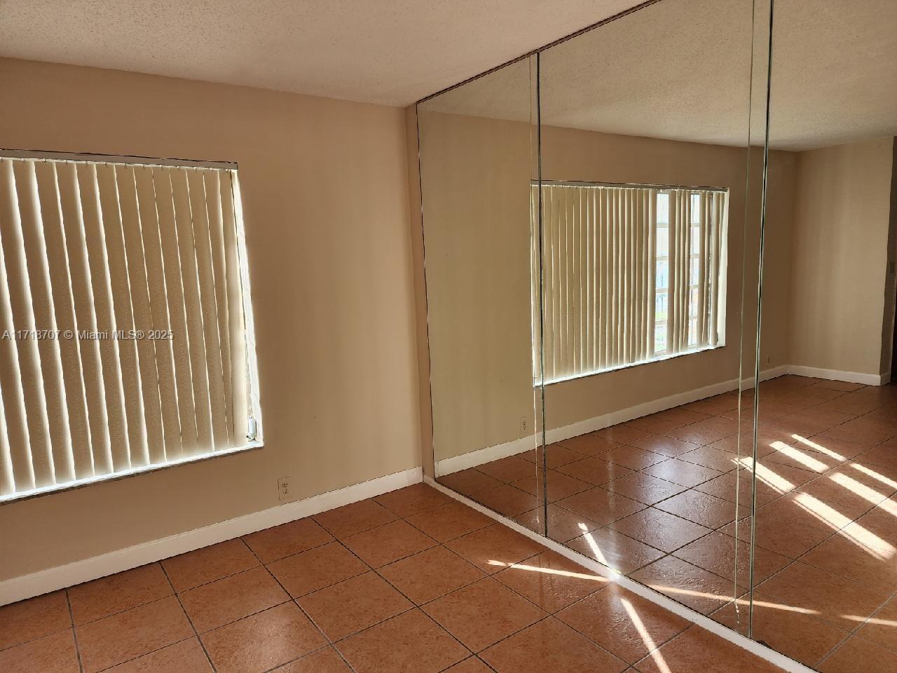 2624 NW 47th Ter #1105, Lauderdale Lakes, Florida image 2