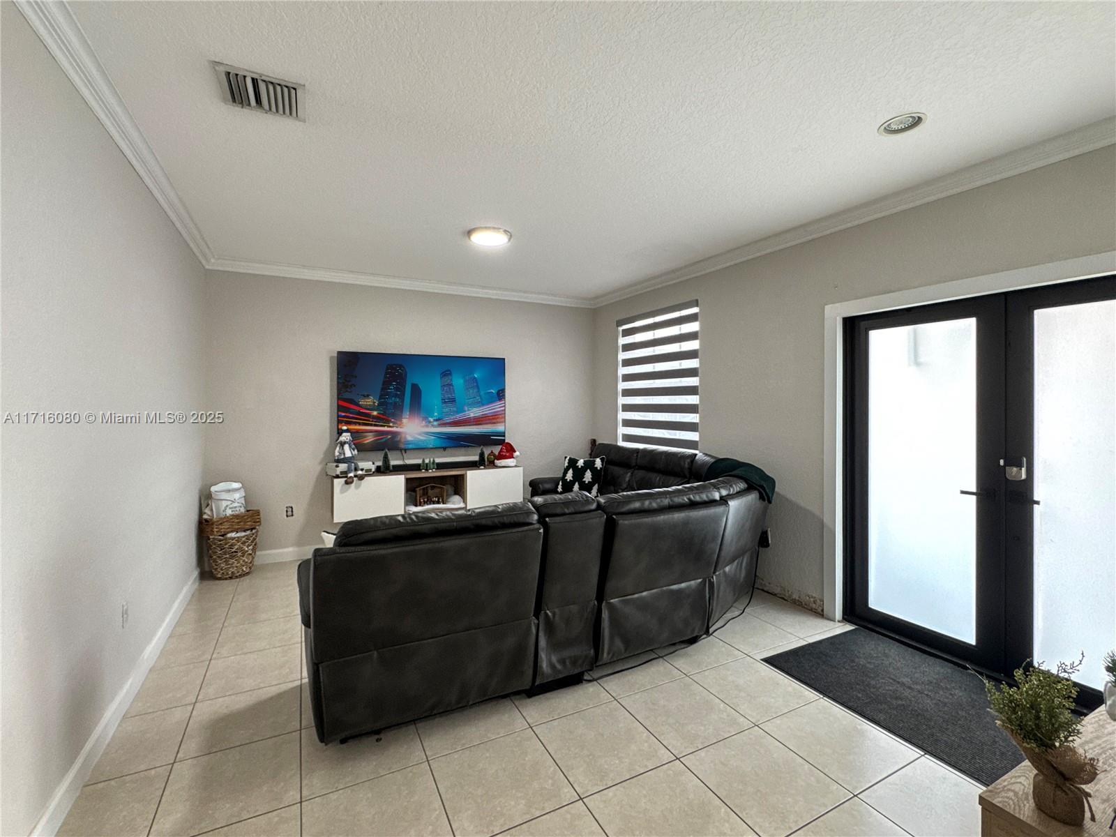 19509 NW 79th Ave, Hialeah, Florida image 3