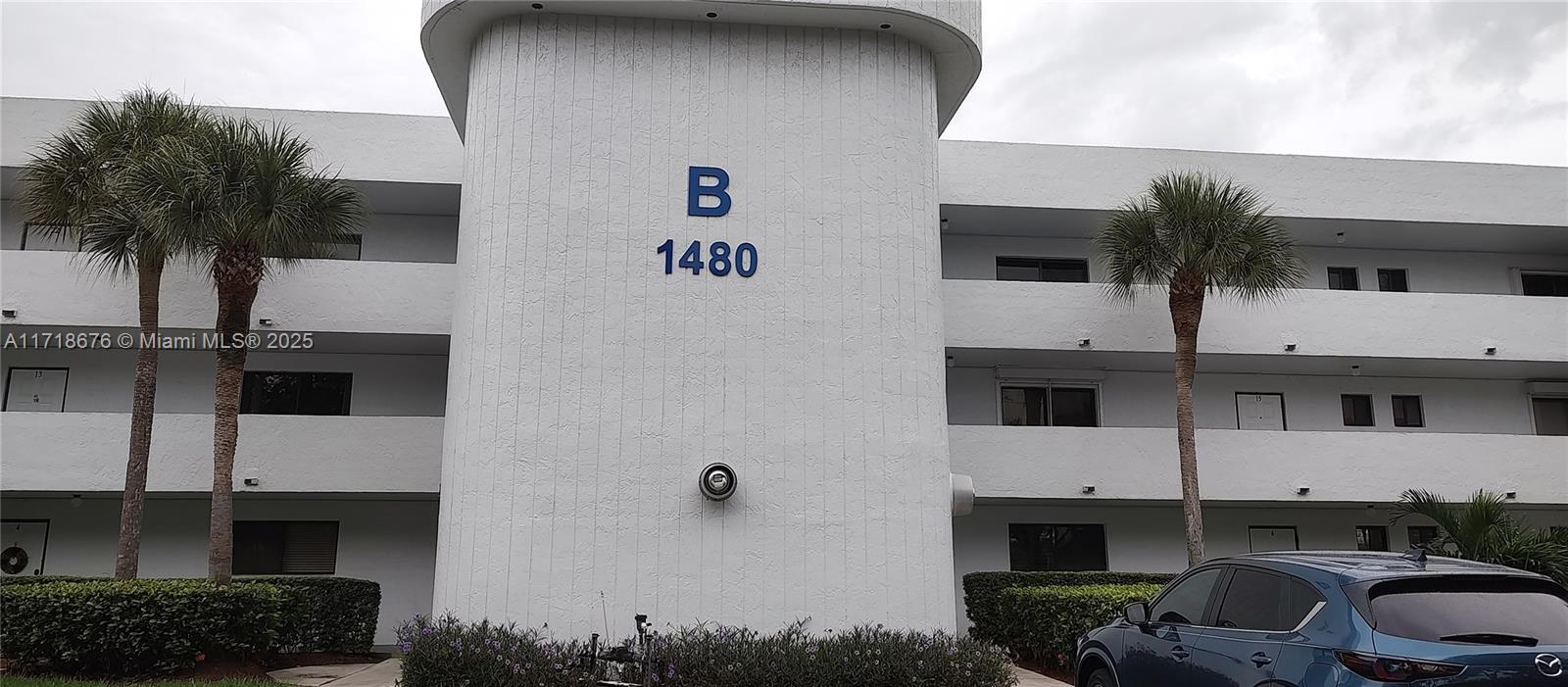 1480 Sheridan St #13B, Hollywood, Florida image 2