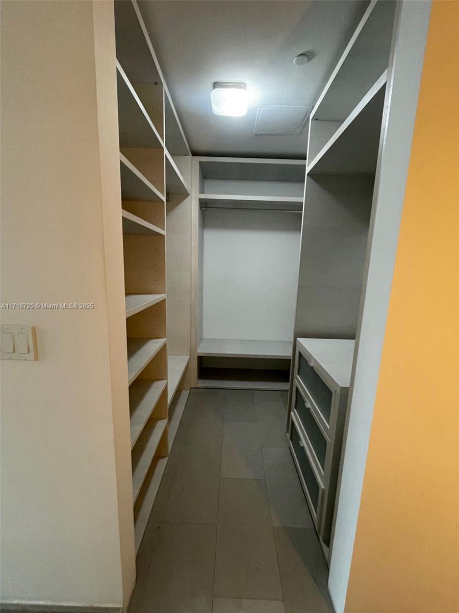 88 SW 7th St #1608, Miami FL 33130