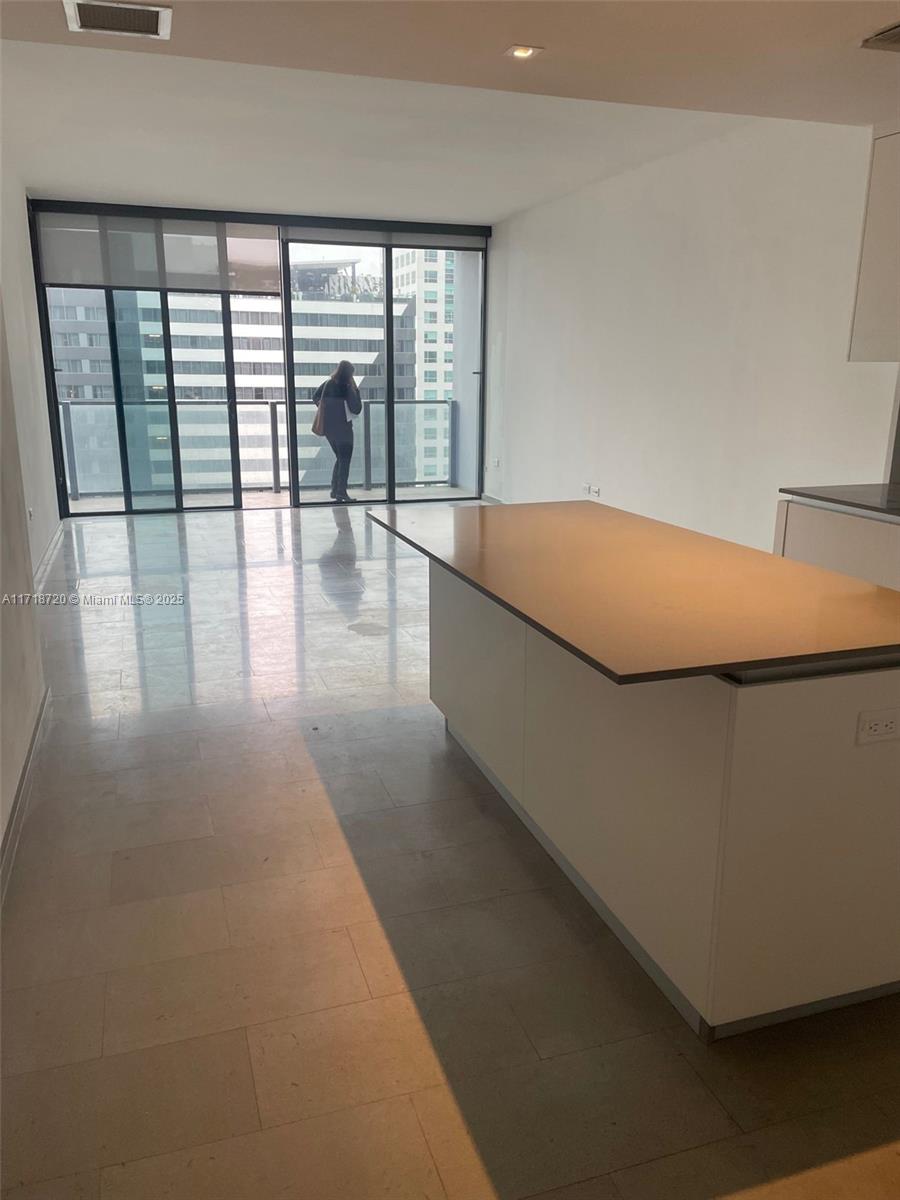 88 SW 7th St #1608, Miami FL 33130