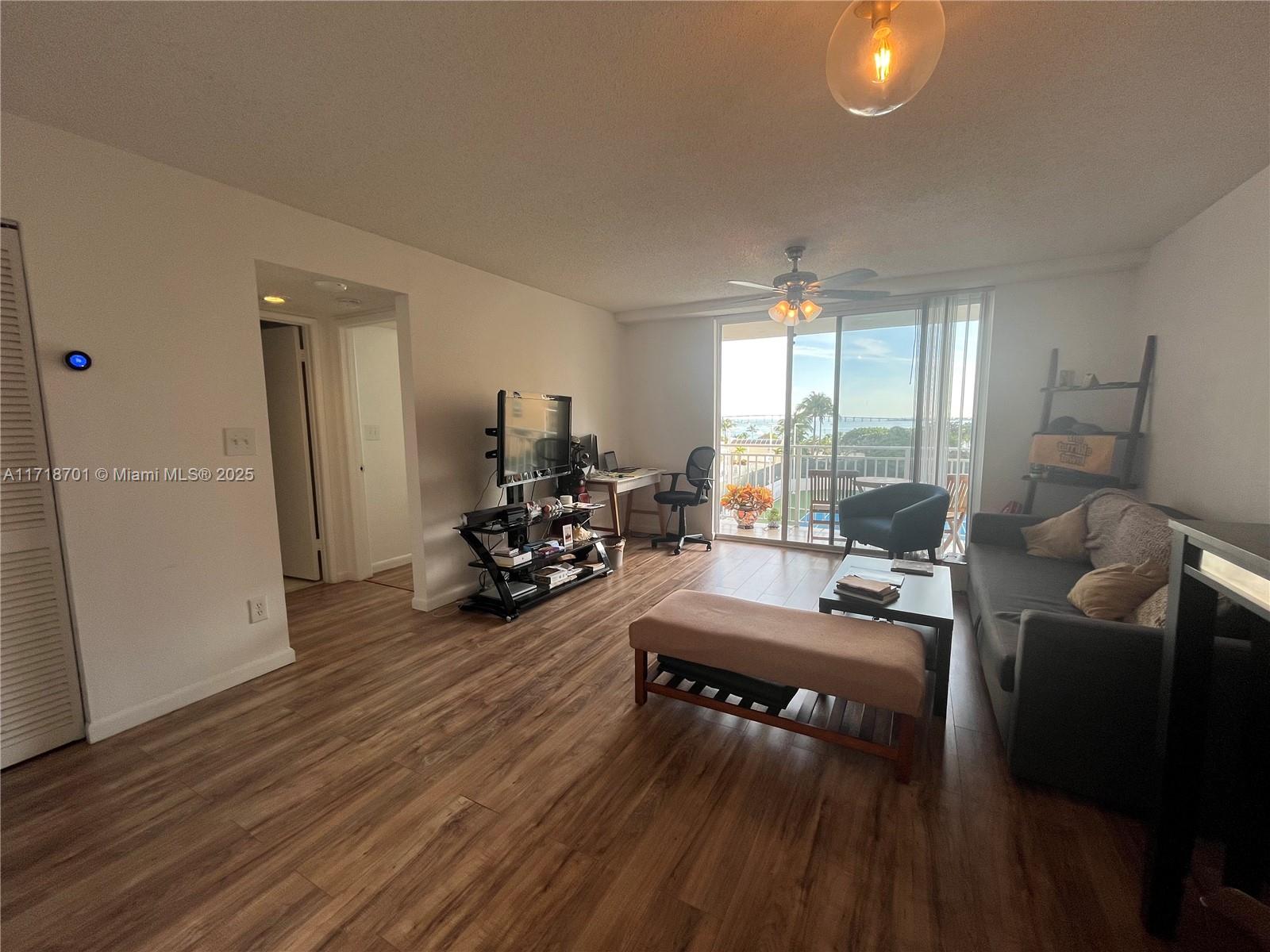 Listing Photo 6