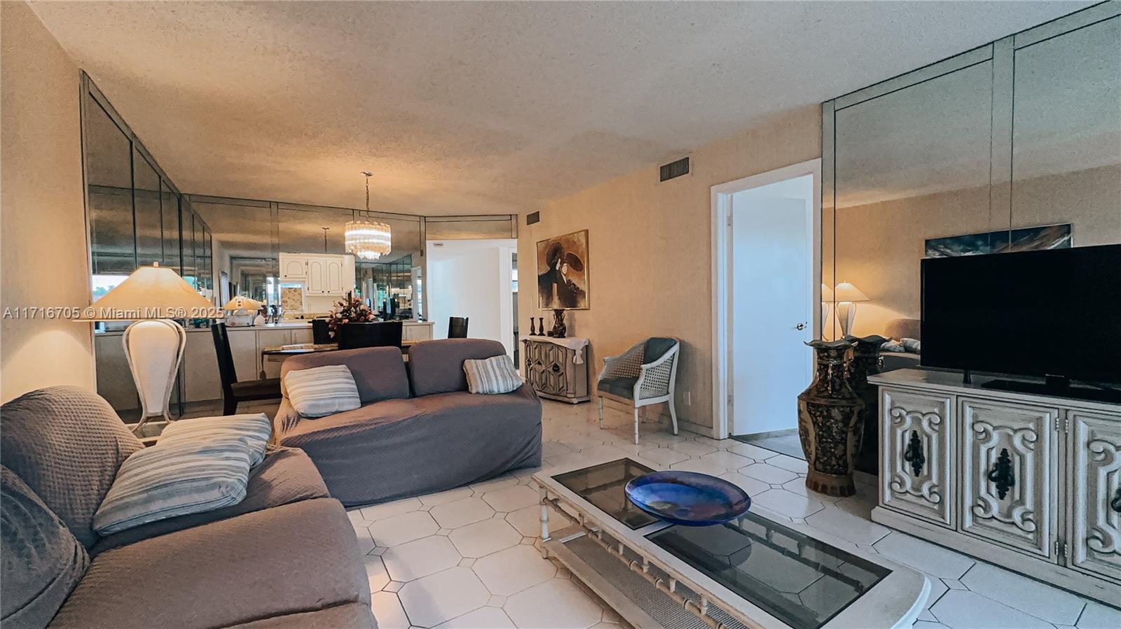 311 S Hollybrook Dr #308, Pembroke Pines, Florida image 6