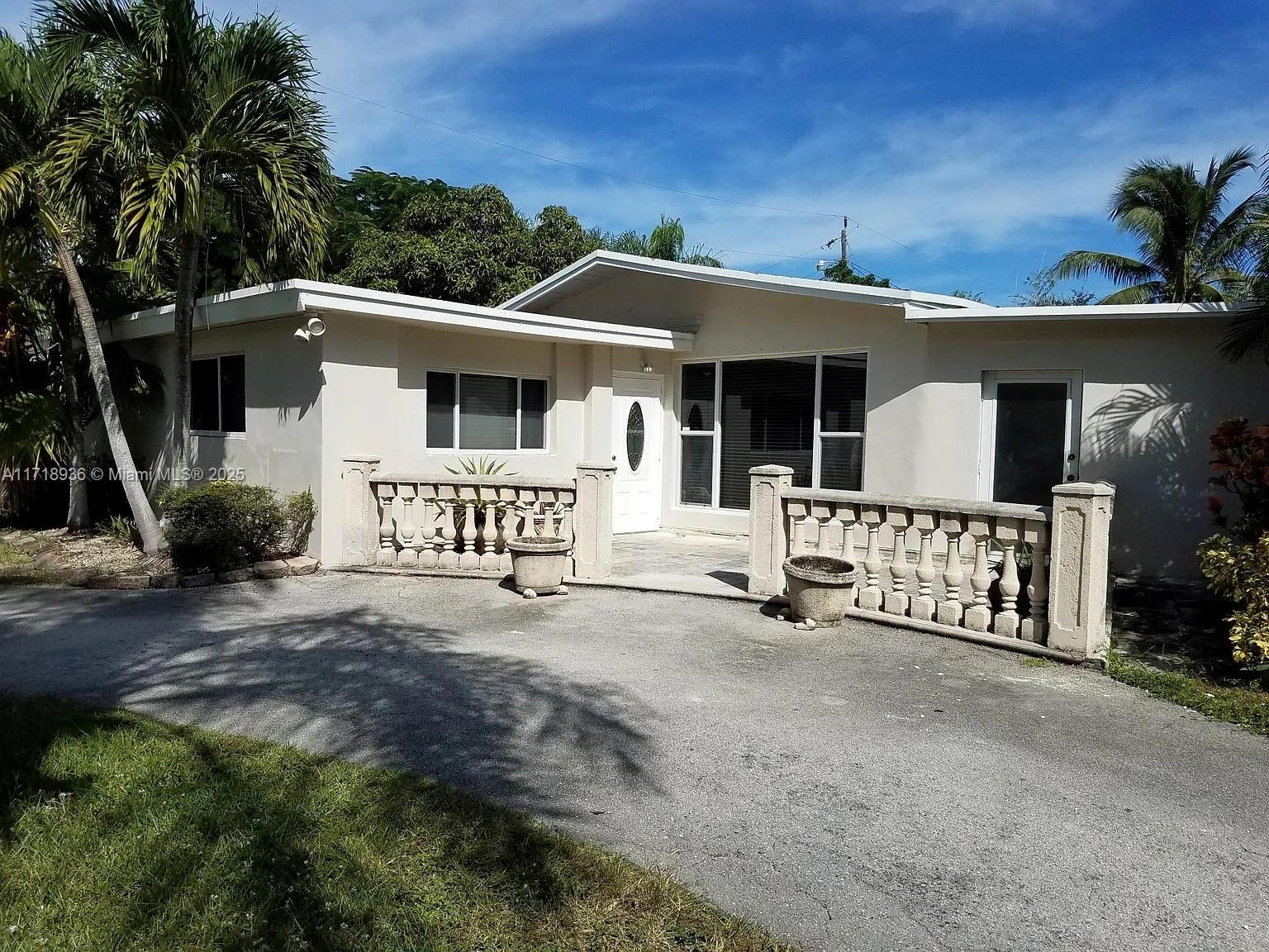 Spacious Pinecrest Home Available for immediate occupancy. 3 bedroom 2 bath plus a den. Newly remodeled bathrooms and Kitchen features Quartz counter tops and Marble back splashes. Swimming Pool covered porch and large yard make it great for entertaining! Easy to show!