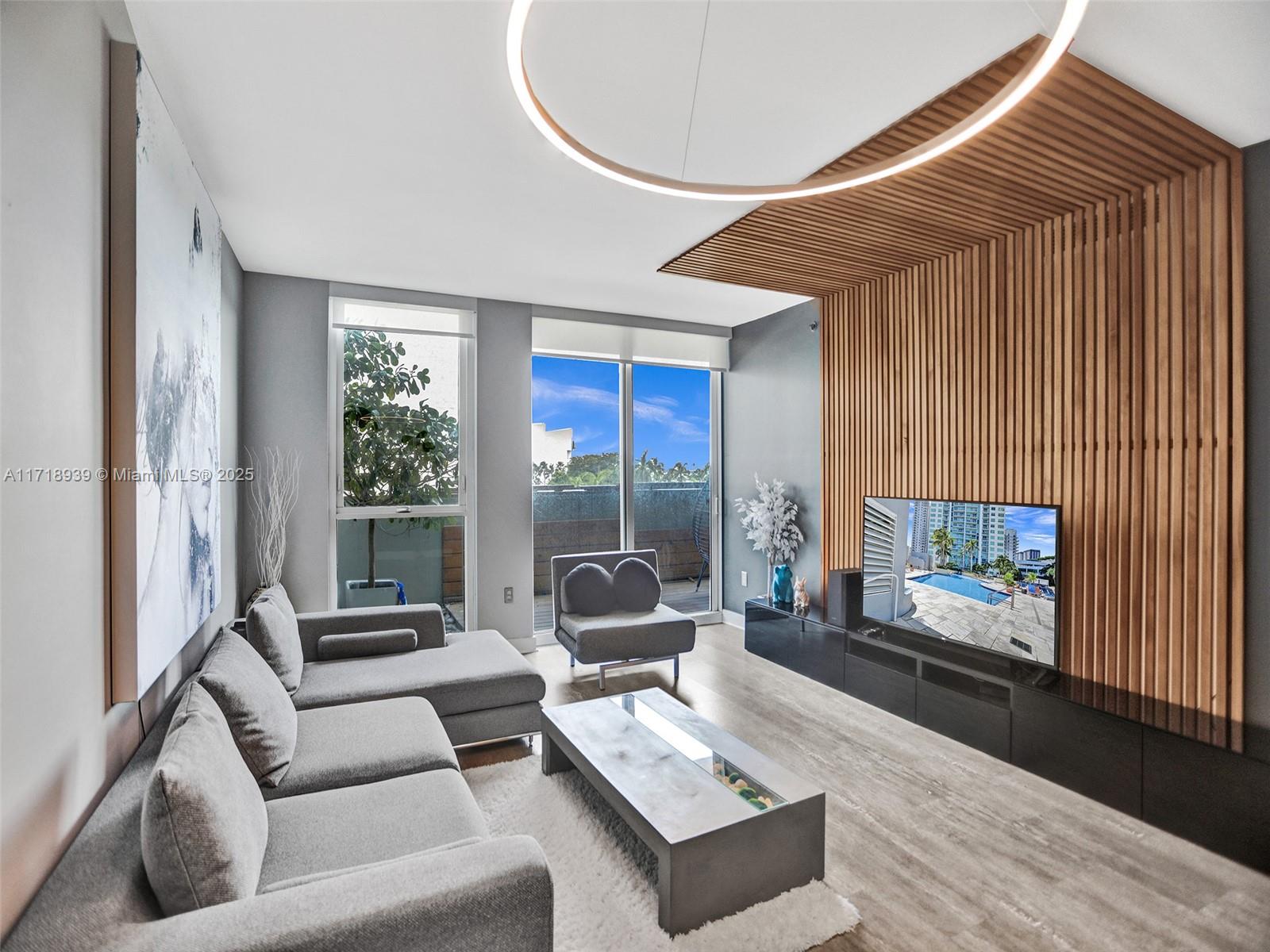 244 Biscayne Blvd #406, Miami FL 33132