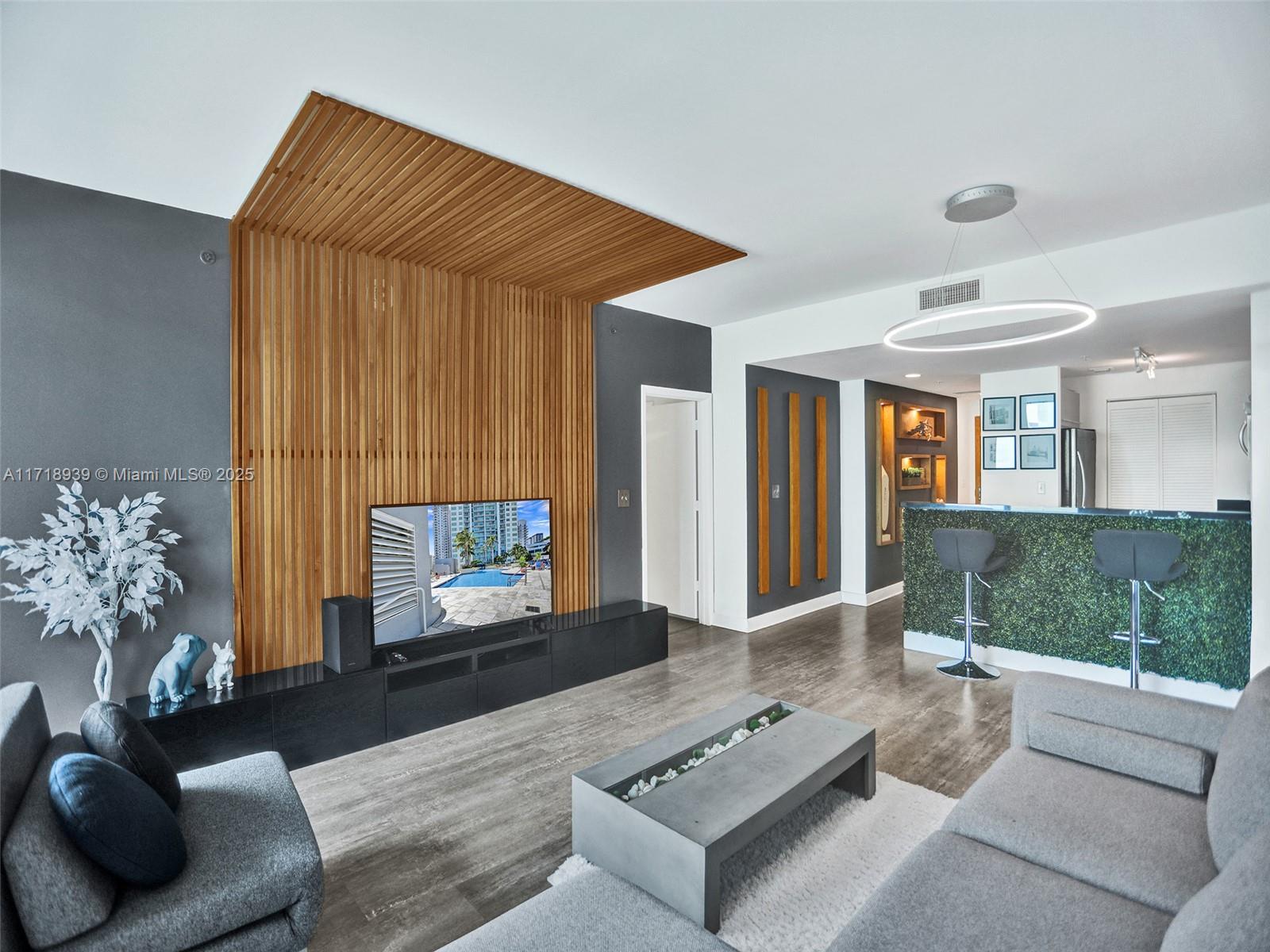 244 Biscayne Blvd #406, Miami FL 33132