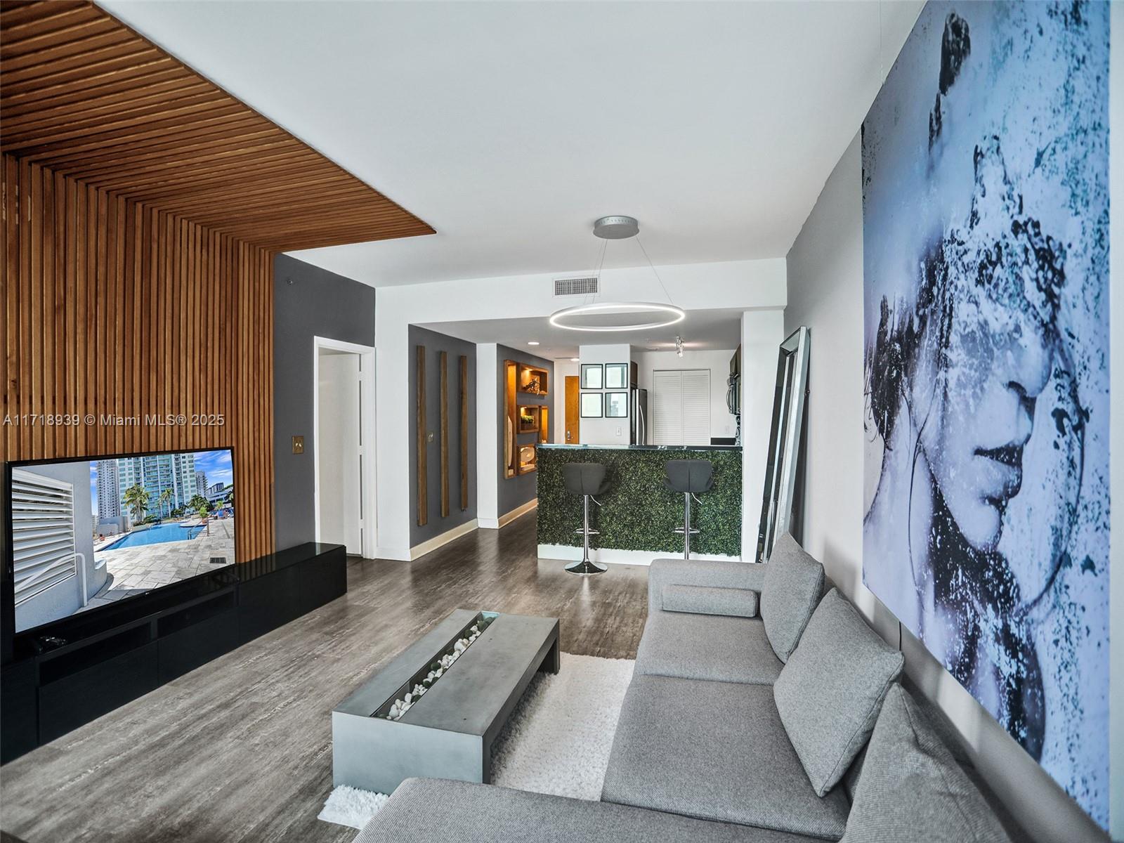 244 Biscayne Blvd #406, Miami FL 33132