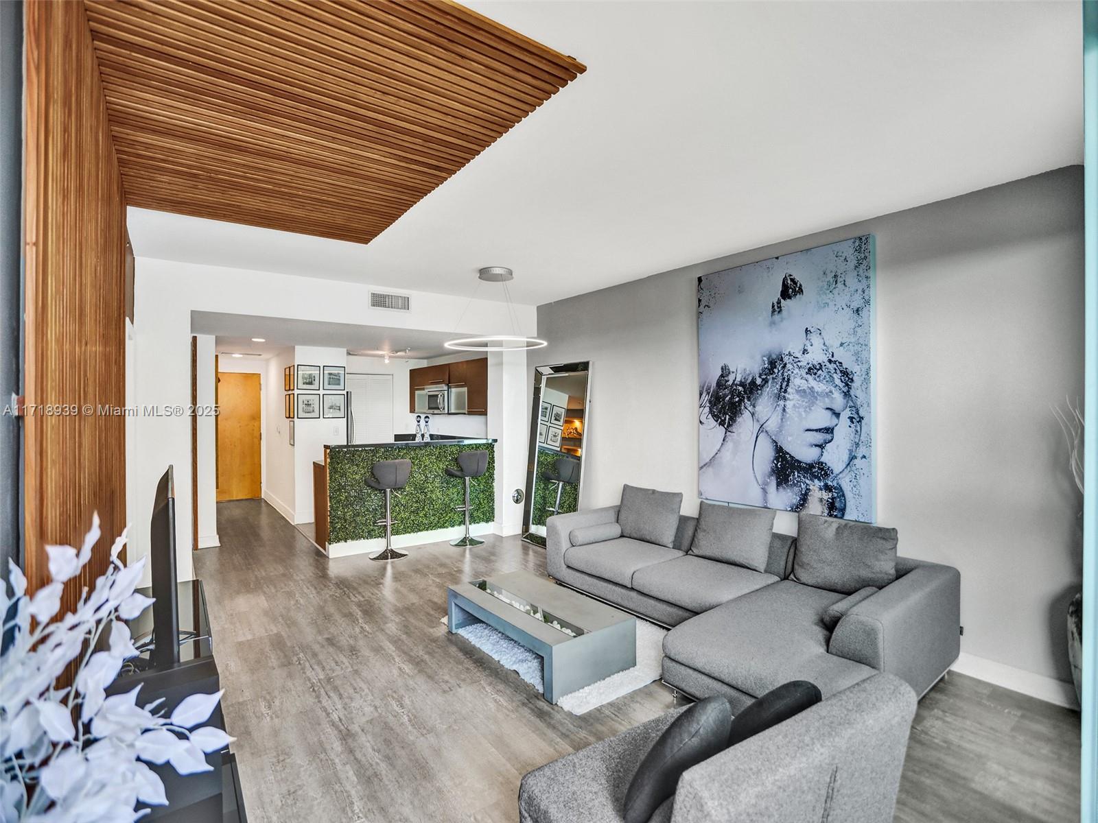 244 Biscayne Blvd #406, Miami FL 33132