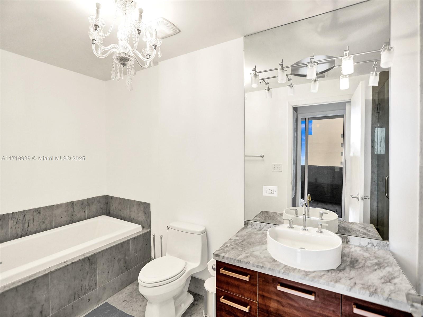 244 Biscayne Blvd #406, Miami FL 33132