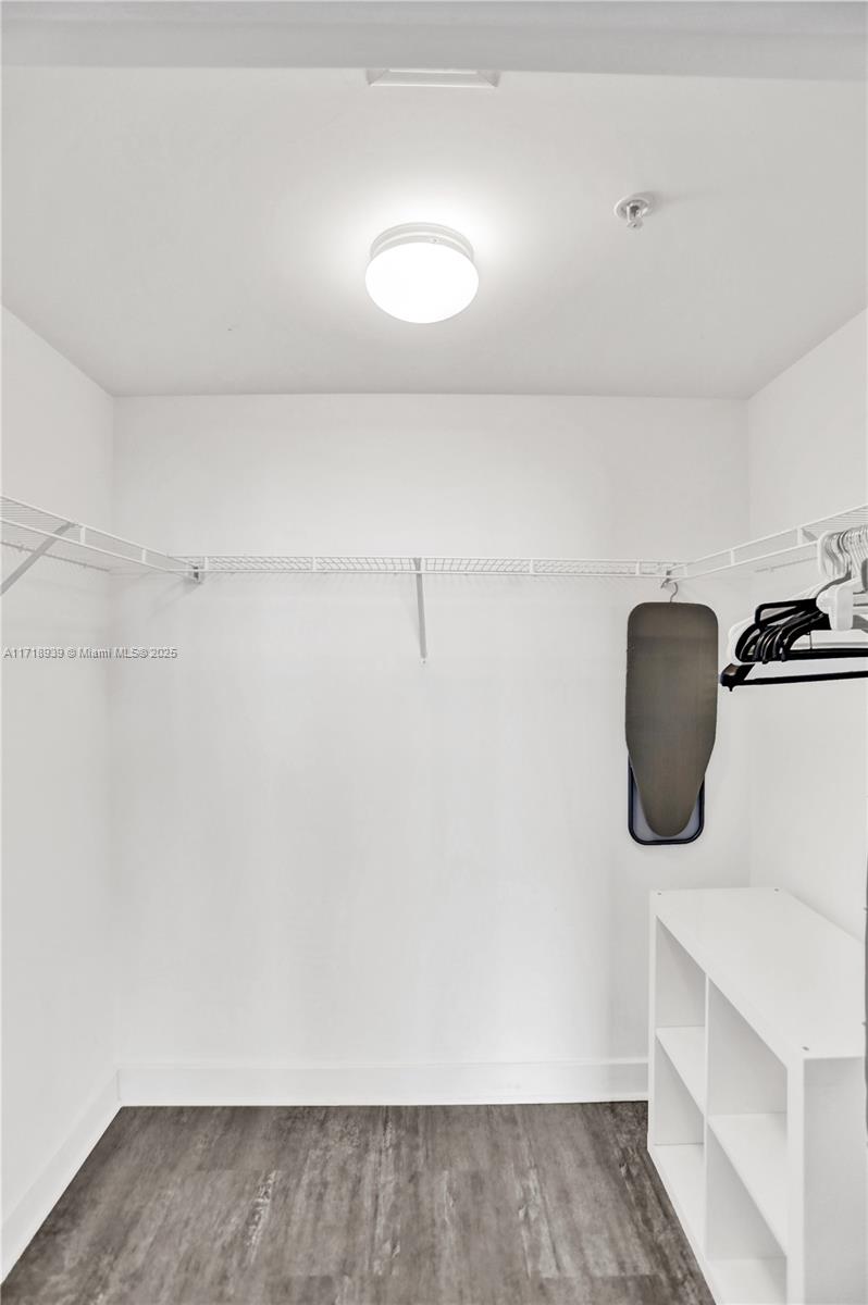 244 Biscayne Blvd #406, Miami FL 33132