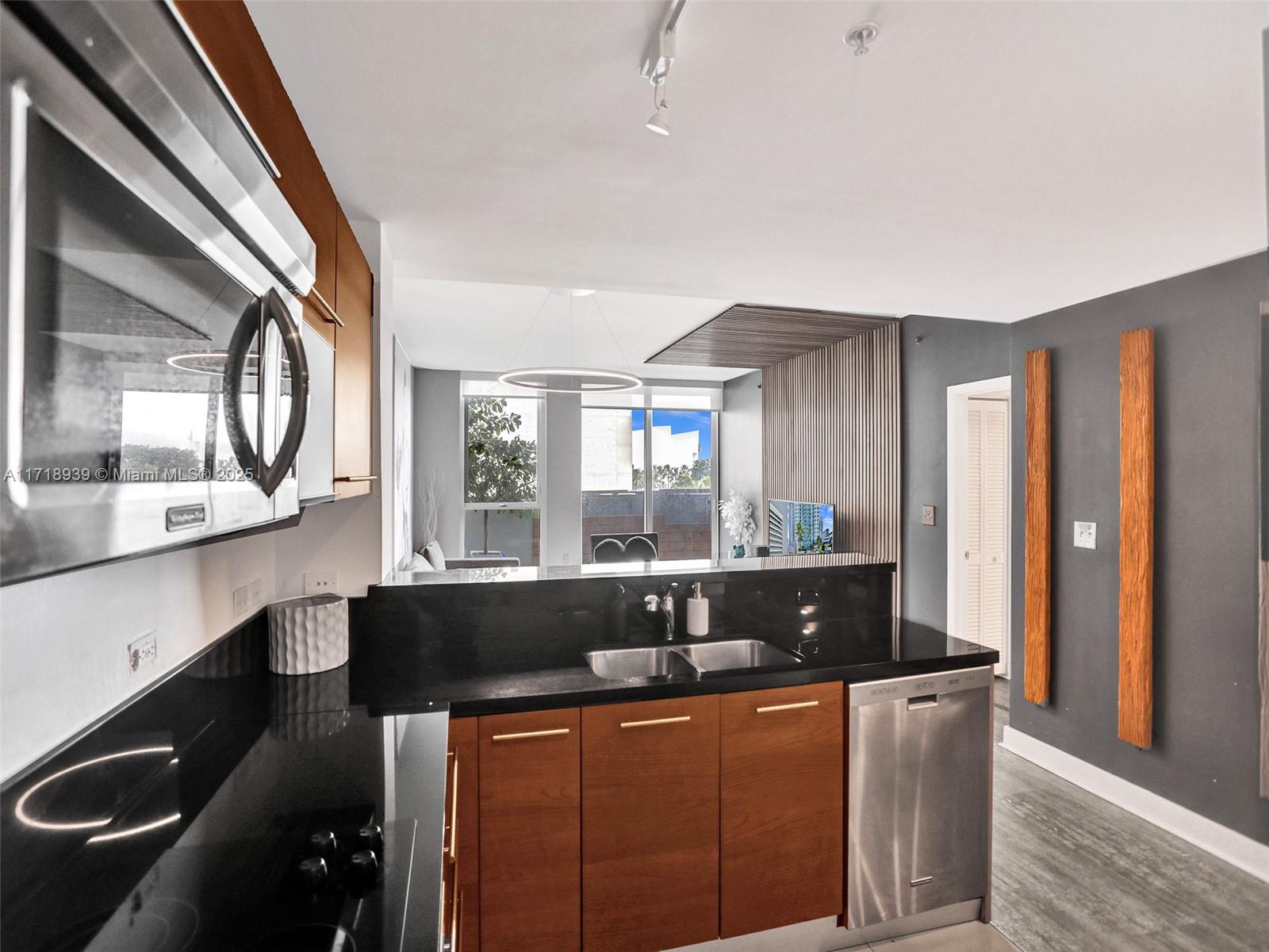 244 Biscayne Blvd #406, Miami FL 33132