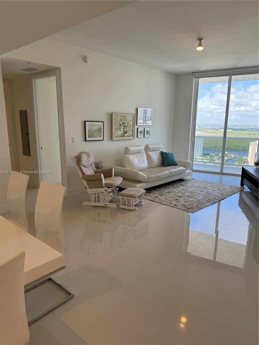 16001 Collins Ave Unit 2605, Sunny Isles Beach, Florida 33160