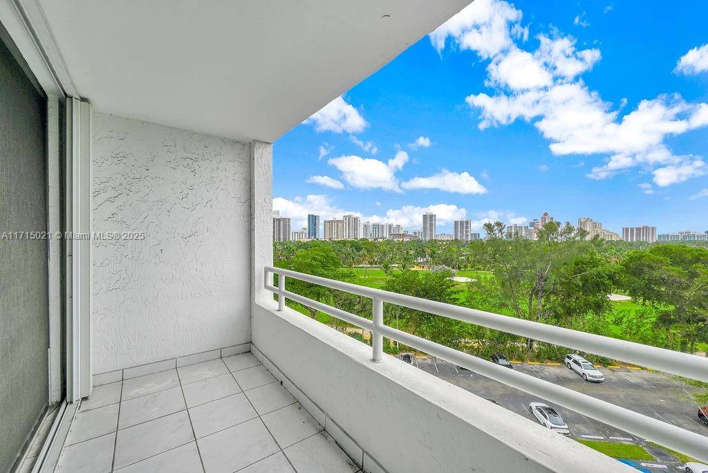 20355 NE 34th Ct #725, Aventura, Florida image 34