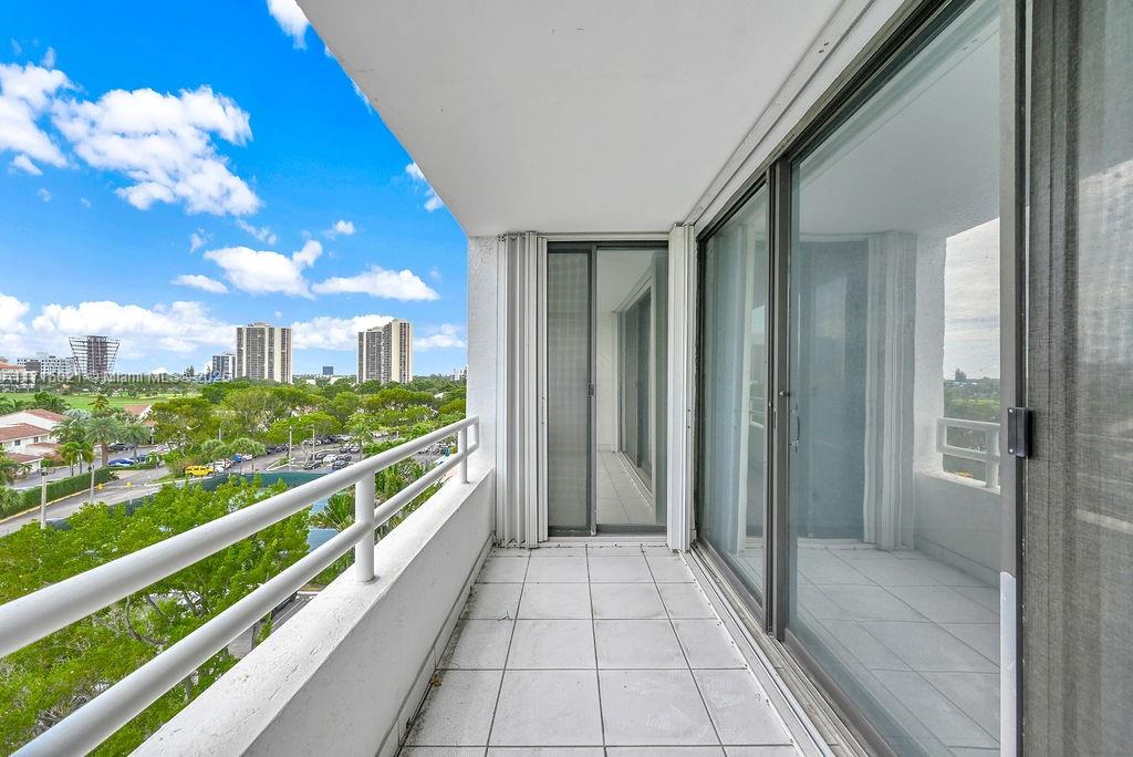 20355 NE 34th Ct #725, Aventura, Florida image 36
