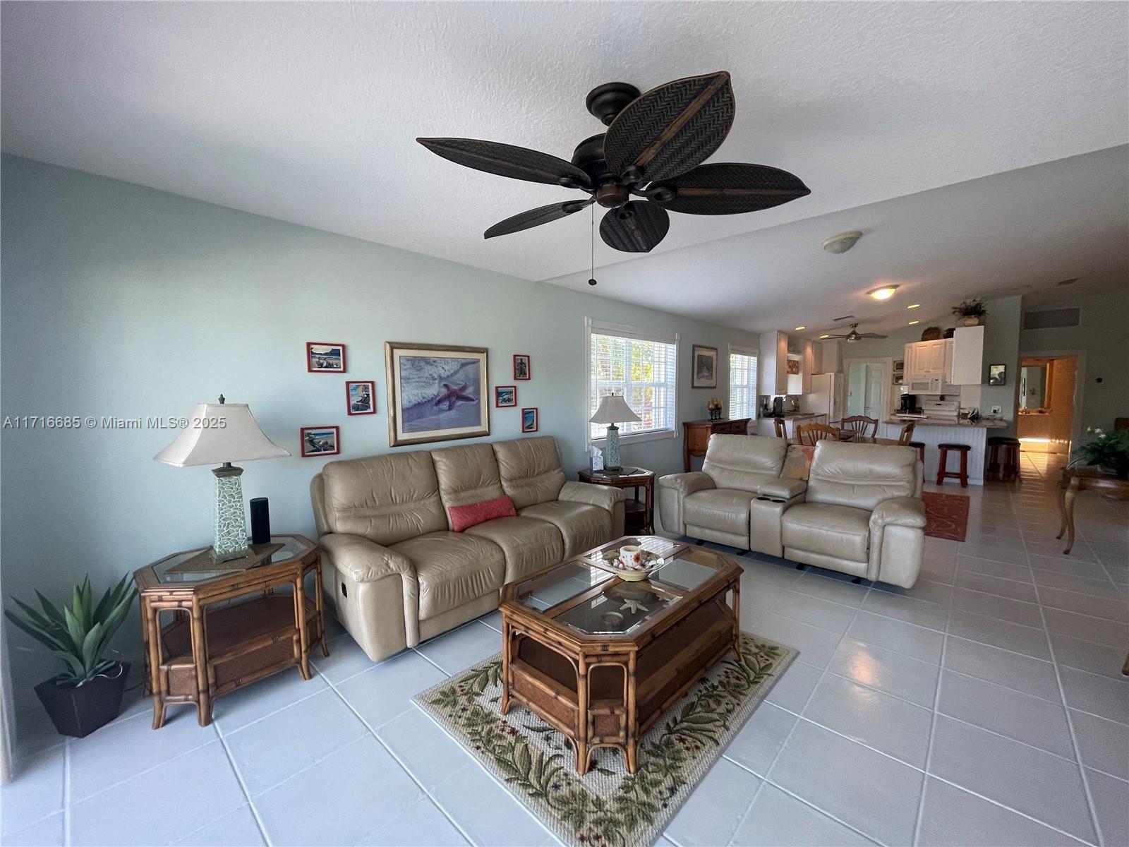 9082 SE Retreat Dr, Hobe Sound, Florida image 10