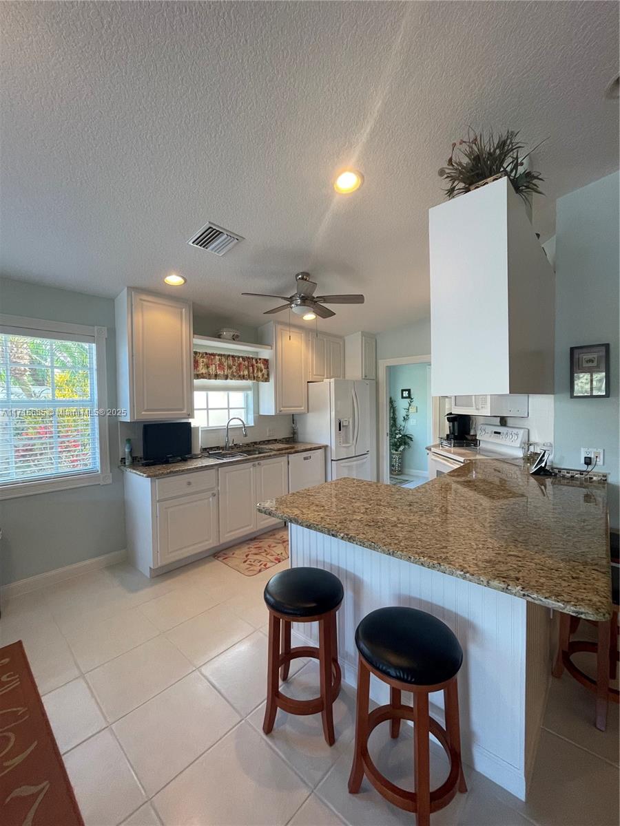 9082 SE Retreat Dr, Hobe Sound, Florida image 6