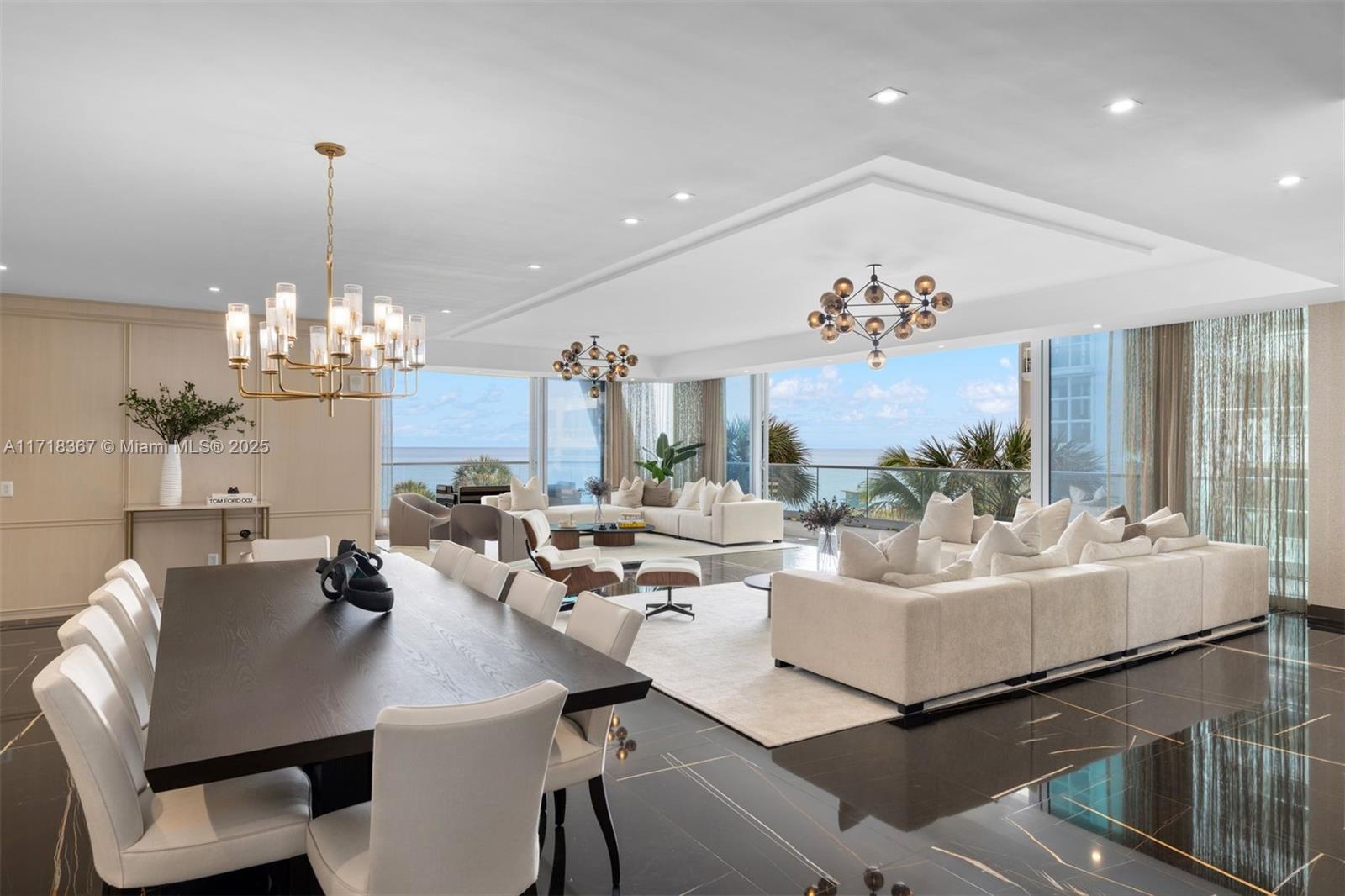 Apartamento à Venda em Surfside, FL