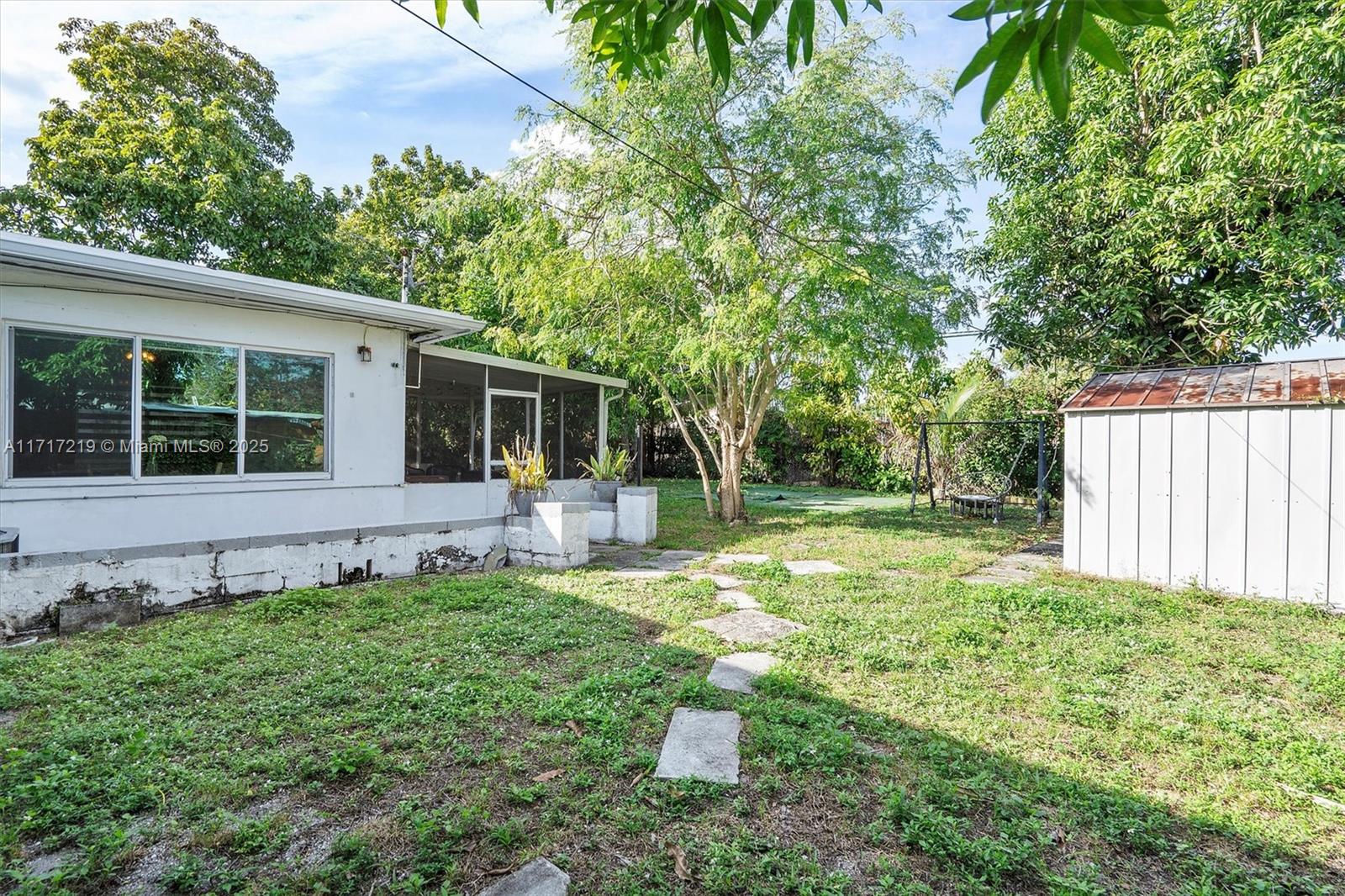 25 NW 121st St, North Miami, Florida image 32