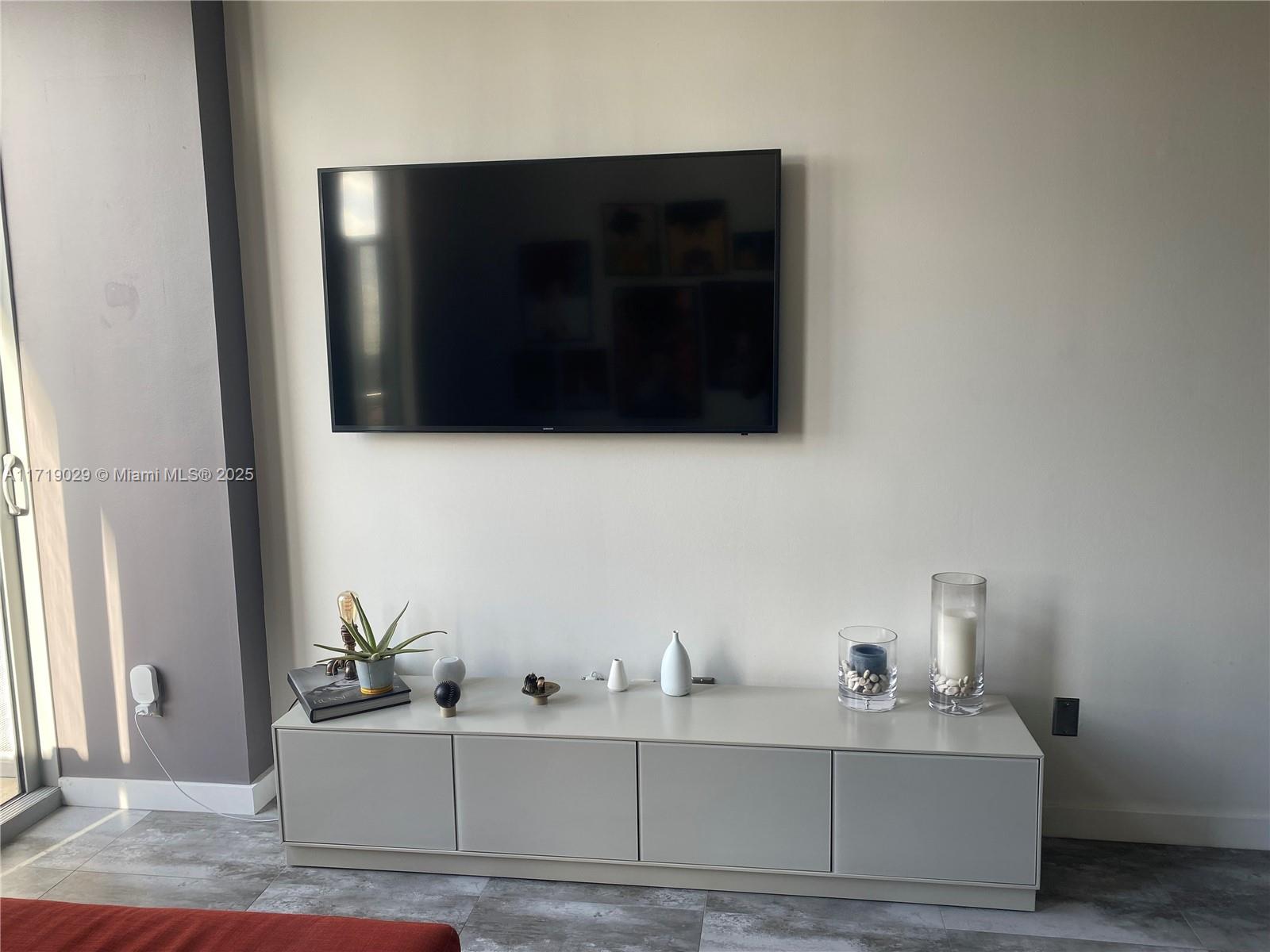 690 SW 1st Ct #1515, Miami FL 33130