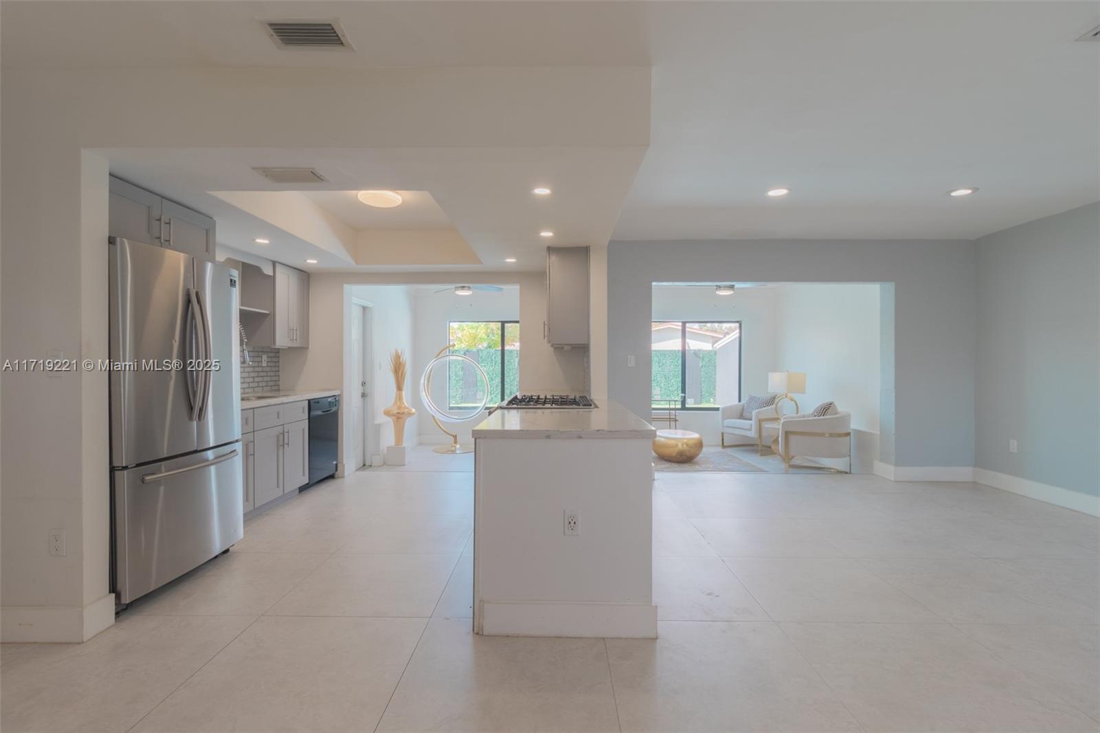 8531 NW 25th St, Sunrise, Florida image 4