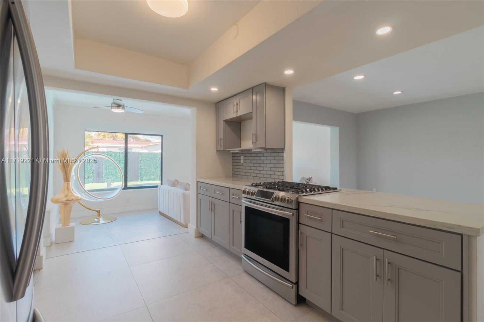 8531 NW 25th St, Sunrise, Florida image 5