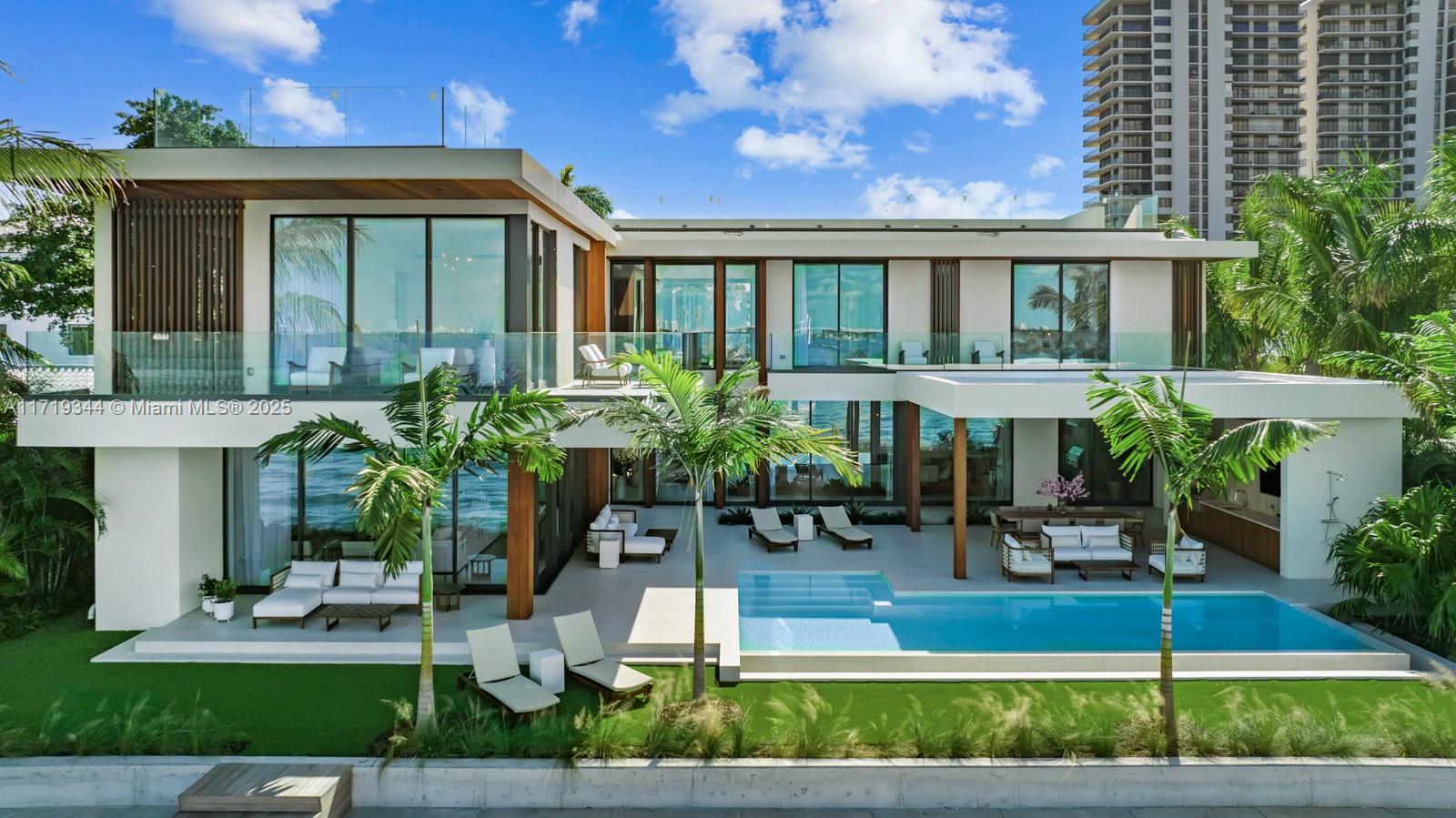 1061 Venetian Dr Miami, FL 33139