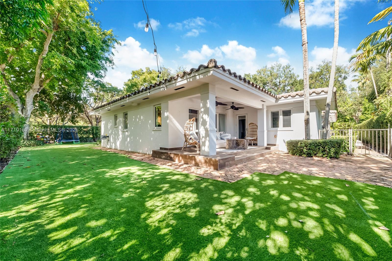 6925 Tordera St, Coral Gables, Florida image 8