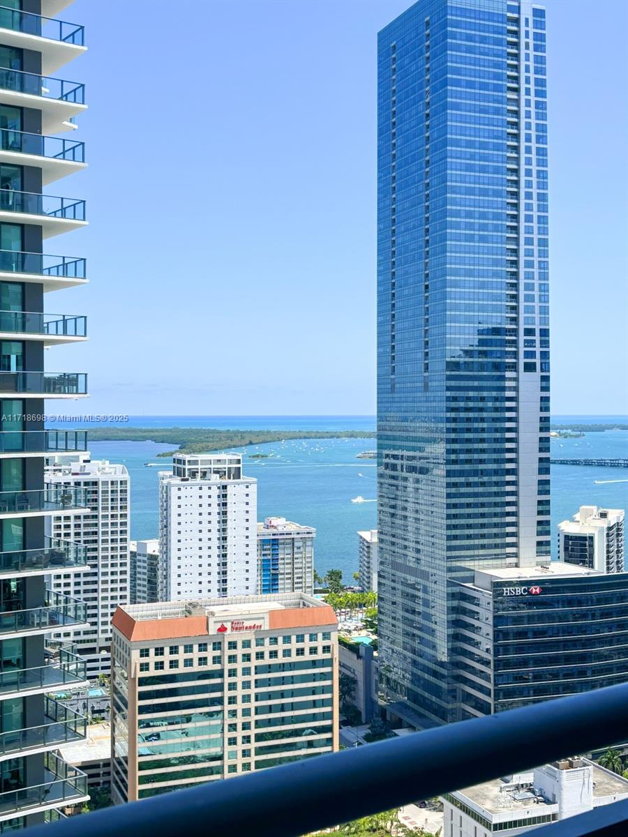 60 SW 13th St #3212, Miami FL 33130