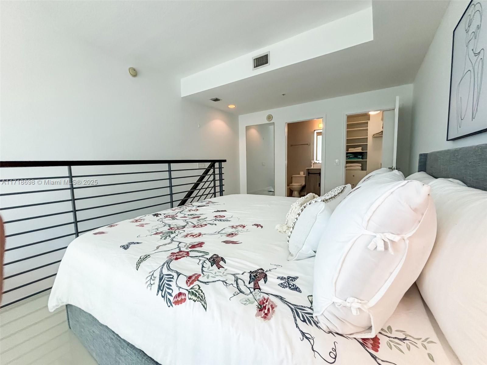 60 SW 13th St #3212, Miami FL 33130
