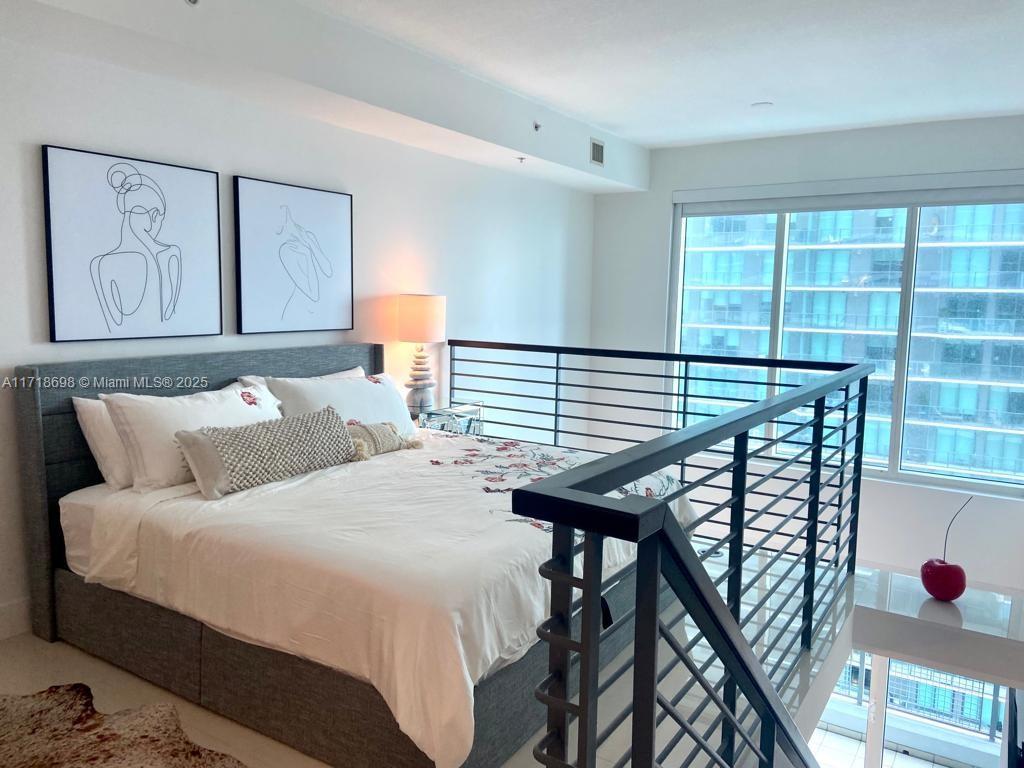 60 SW 13th St #3212, Miami FL 33130