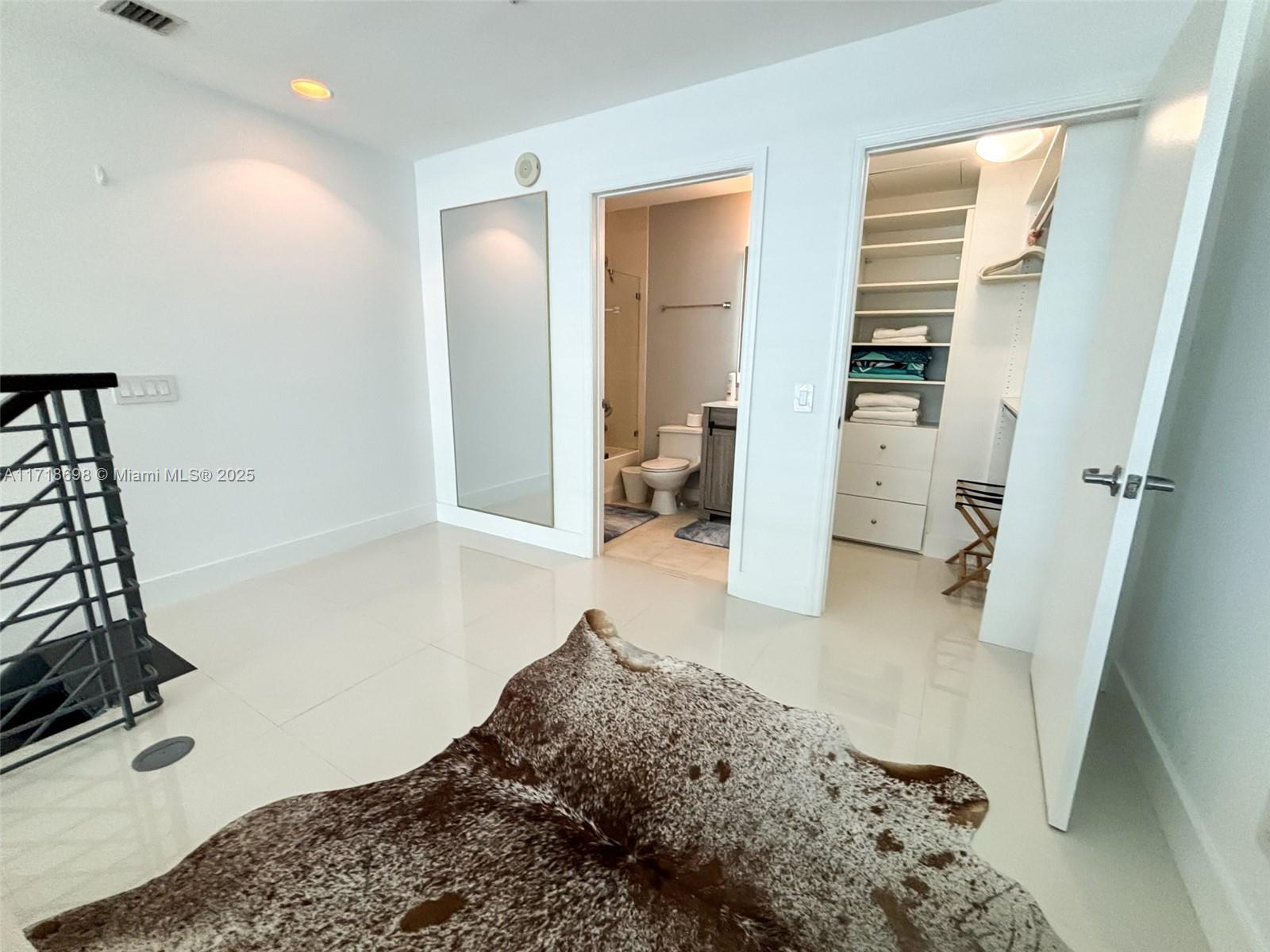60 SW 13th St #3212, Miami FL 33130