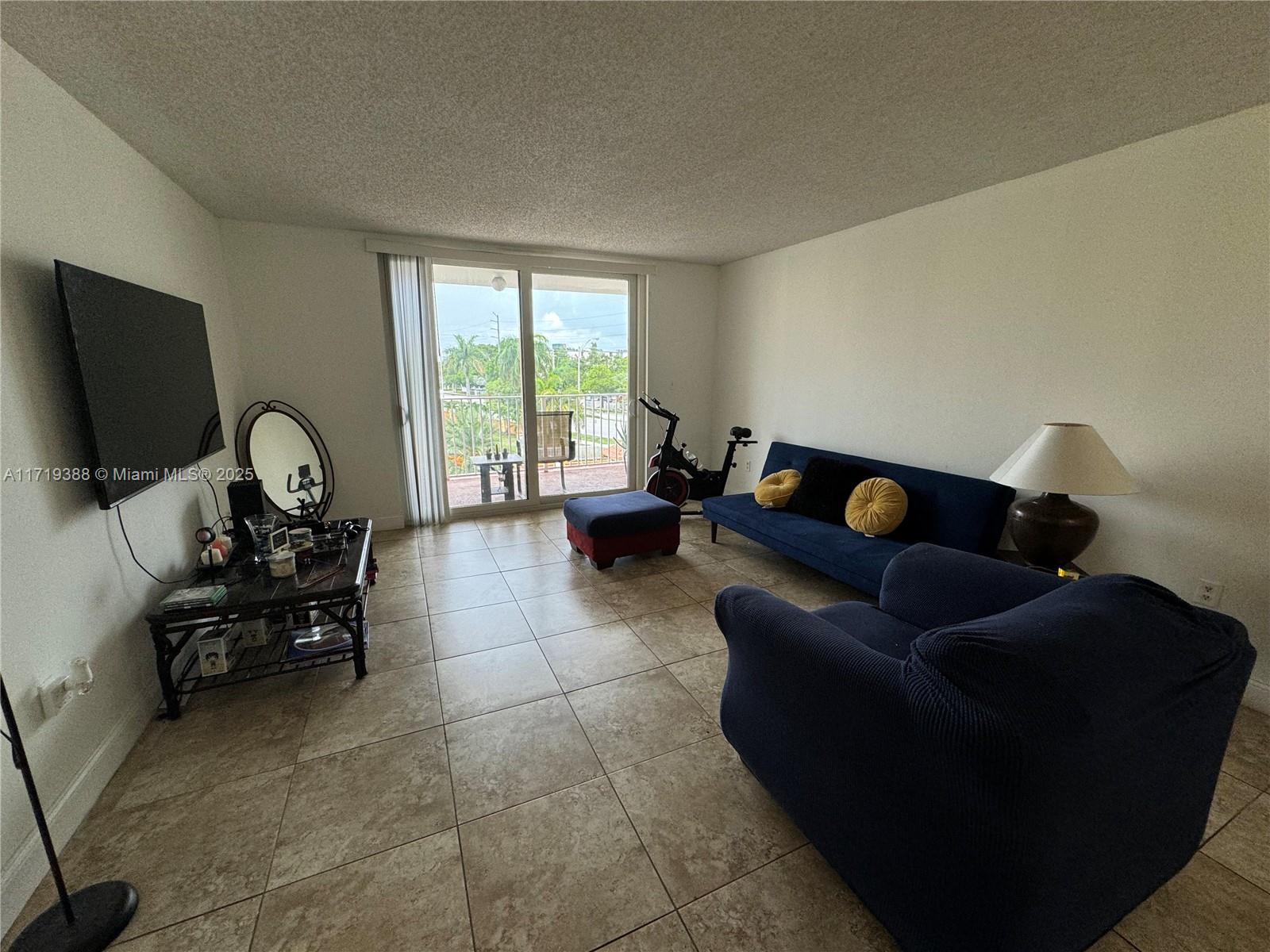 6970 NW 186th St #3-406, Hialeah, Florida image 4