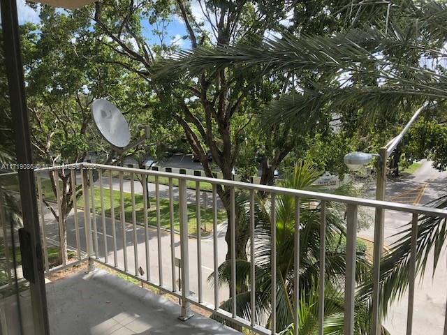 1805 Sans Souci Blvd #423, North Miami, Florida image 6