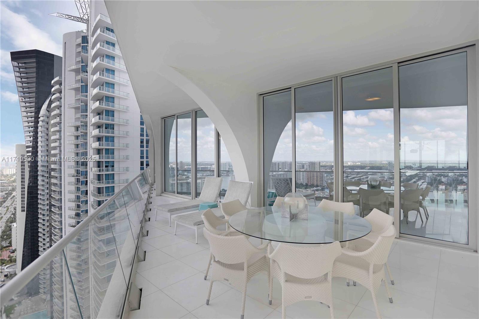 16901 Collins Ave #3403, Sunny Isles Beach, Florida image 22