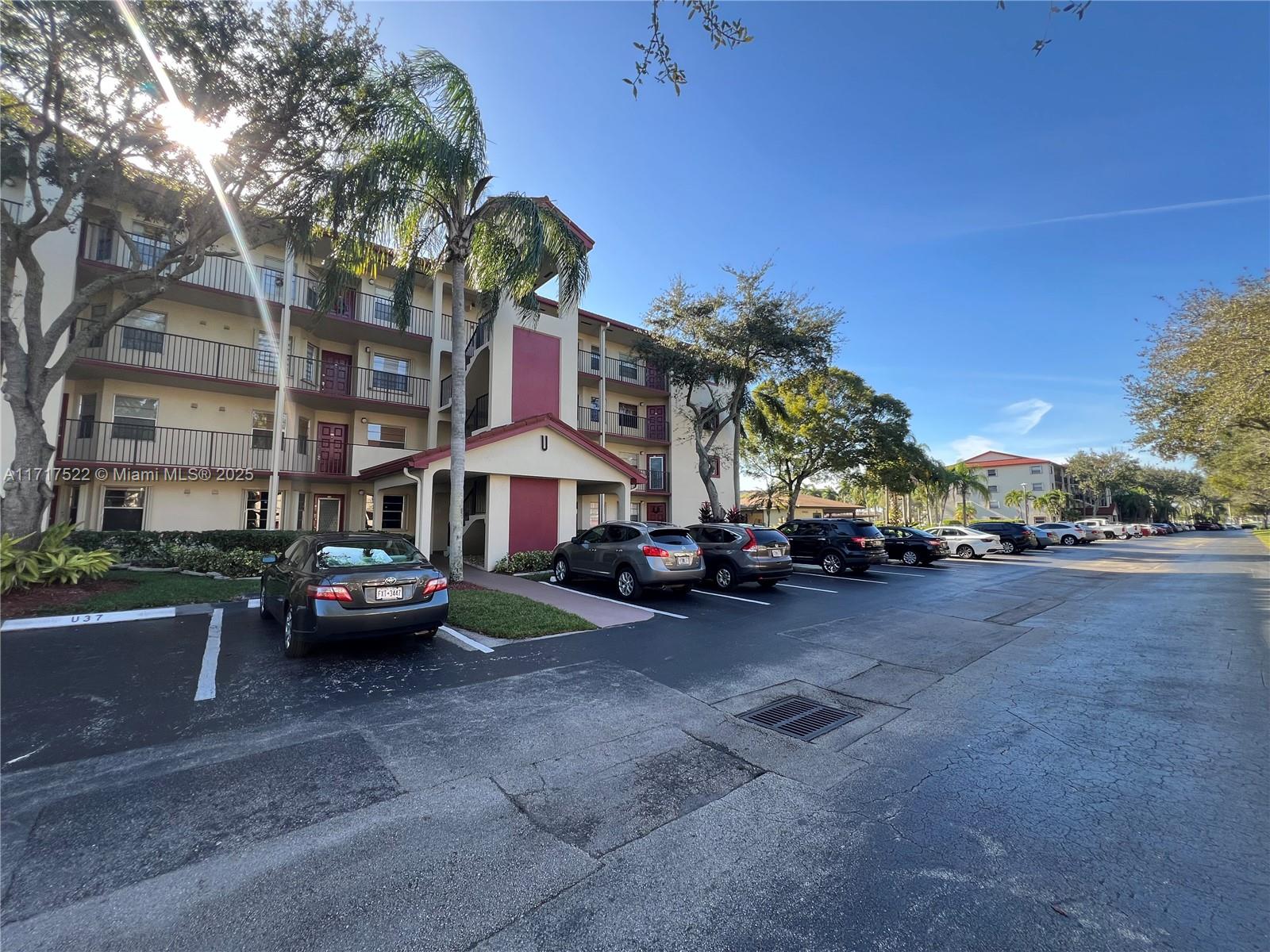 1100 SW 128th Ter #111U, Pembroke Pines, Florida image 1