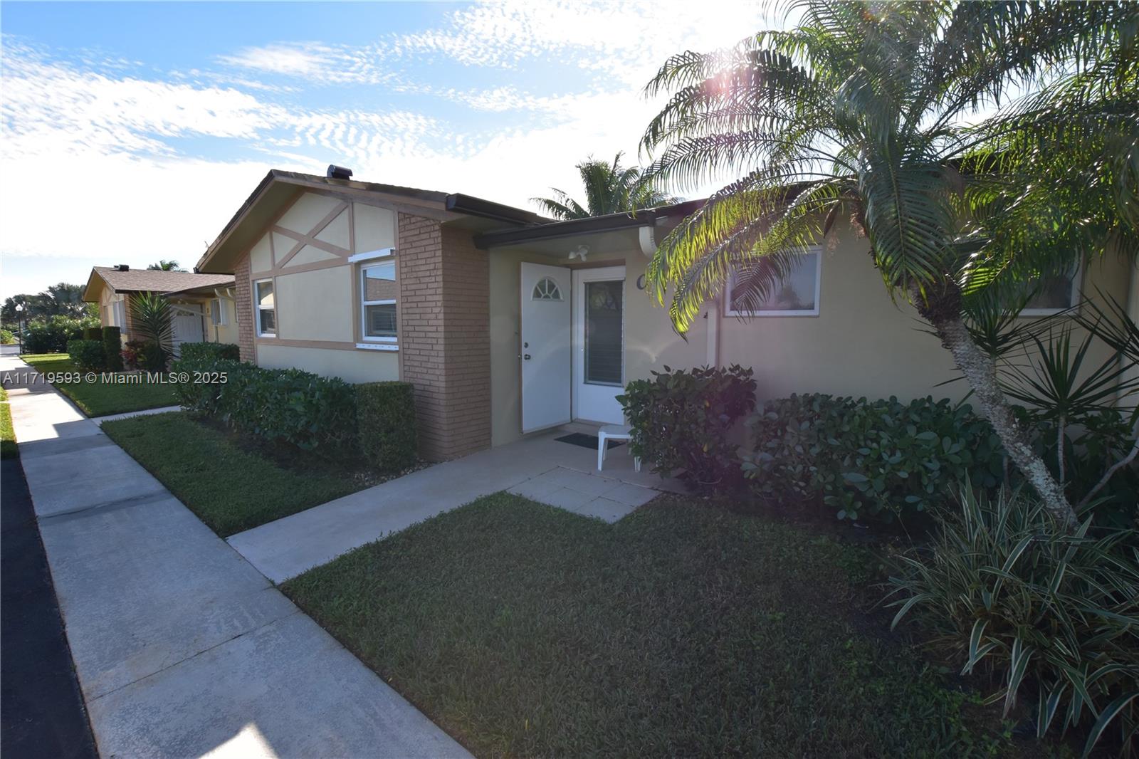 2862 W Crosley Dr #C, West Palm Beach, Florida image 1