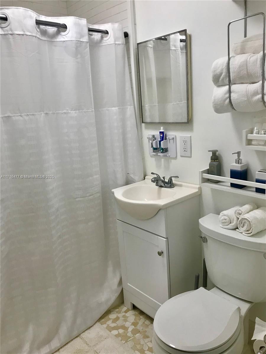 1560 NE 42 St, Pompano Beach, Florida image 23