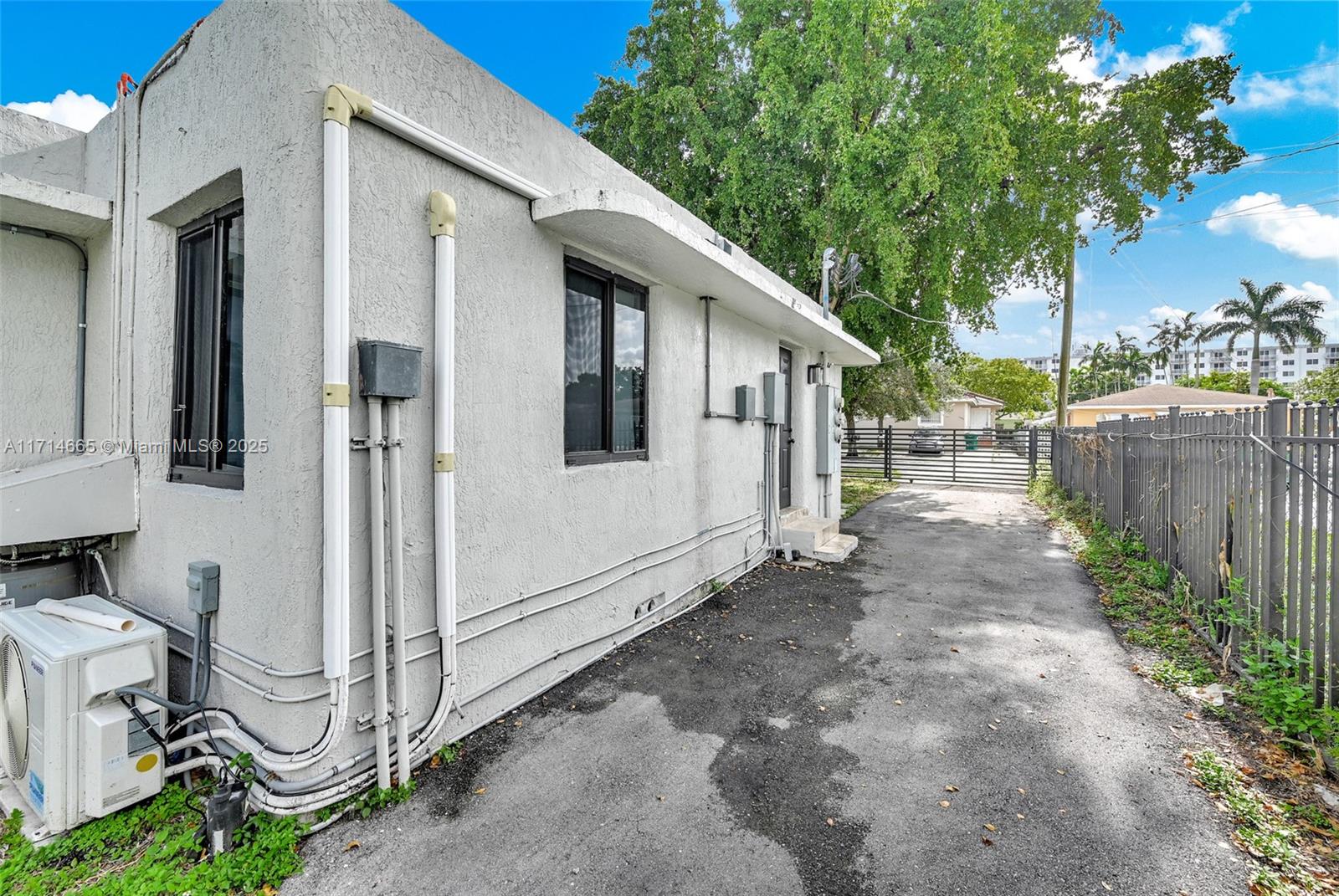 1281 NE 110th St, Miami, Florida image 38