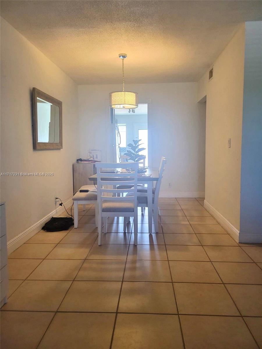 1450 NE 170th St #211, North Miami Beach, Florida image 3