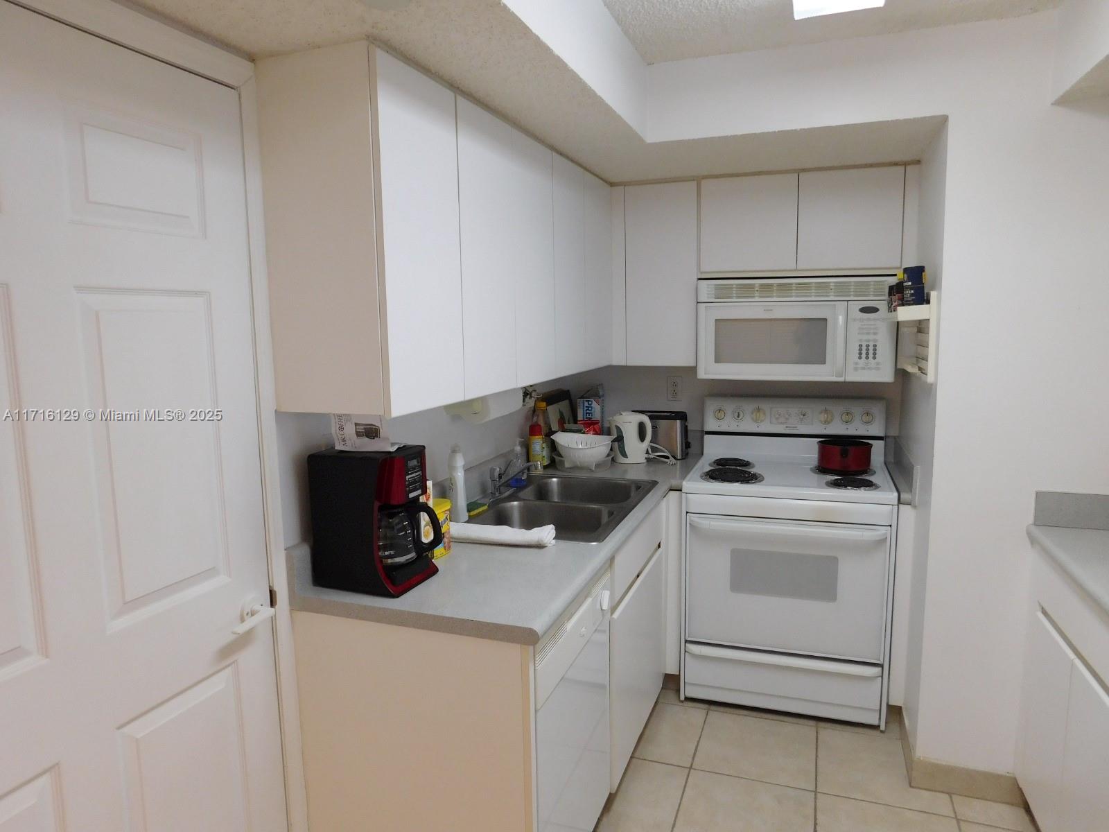 Listing Photo 8