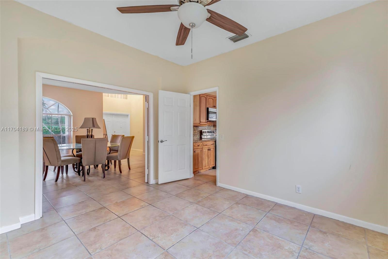 3047 Dogwood Ln, Margate, Florida image 3